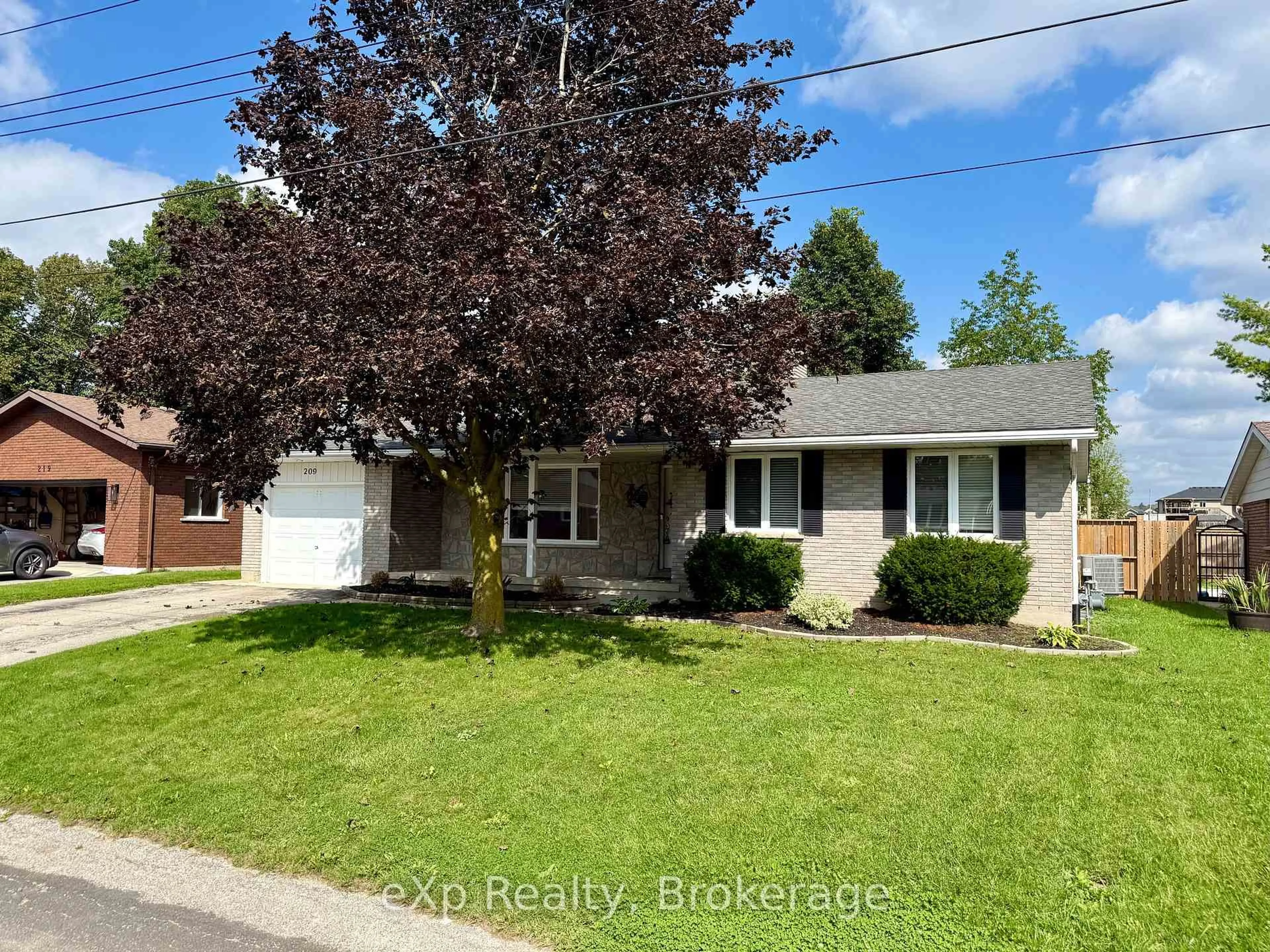 Unknown for 209 15th Ave, Hanover Ontario N4N 3E1