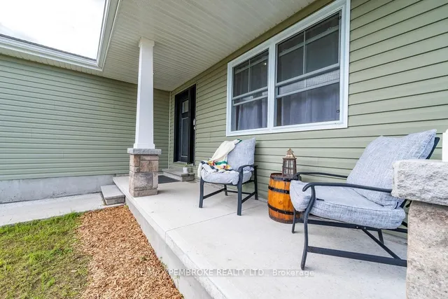 20 Terrance Dr, Petawawa 3