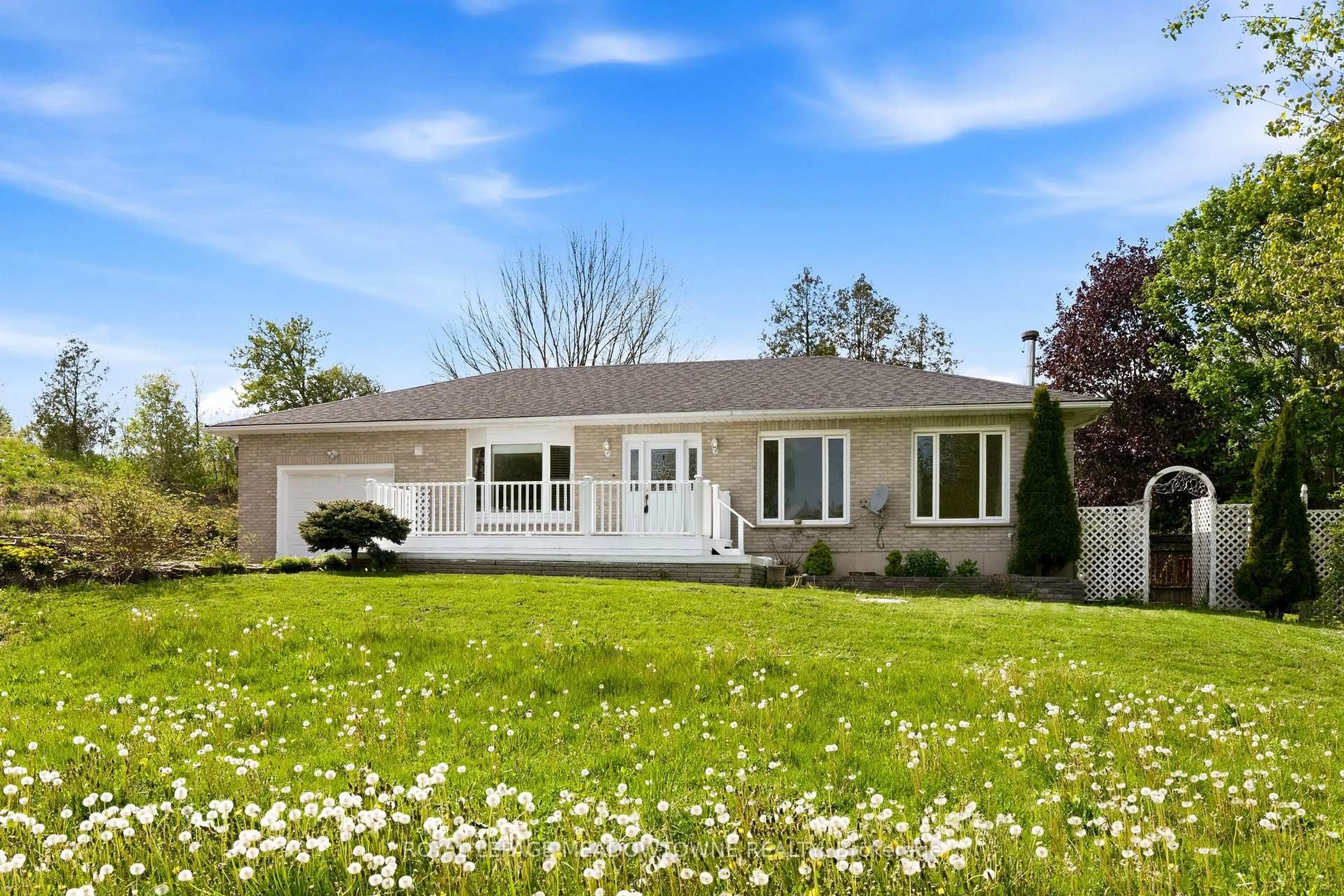 Home with vinyl exterior material, street for 9078 Wellington Rd 124, Erin Ontario N1H 6H7