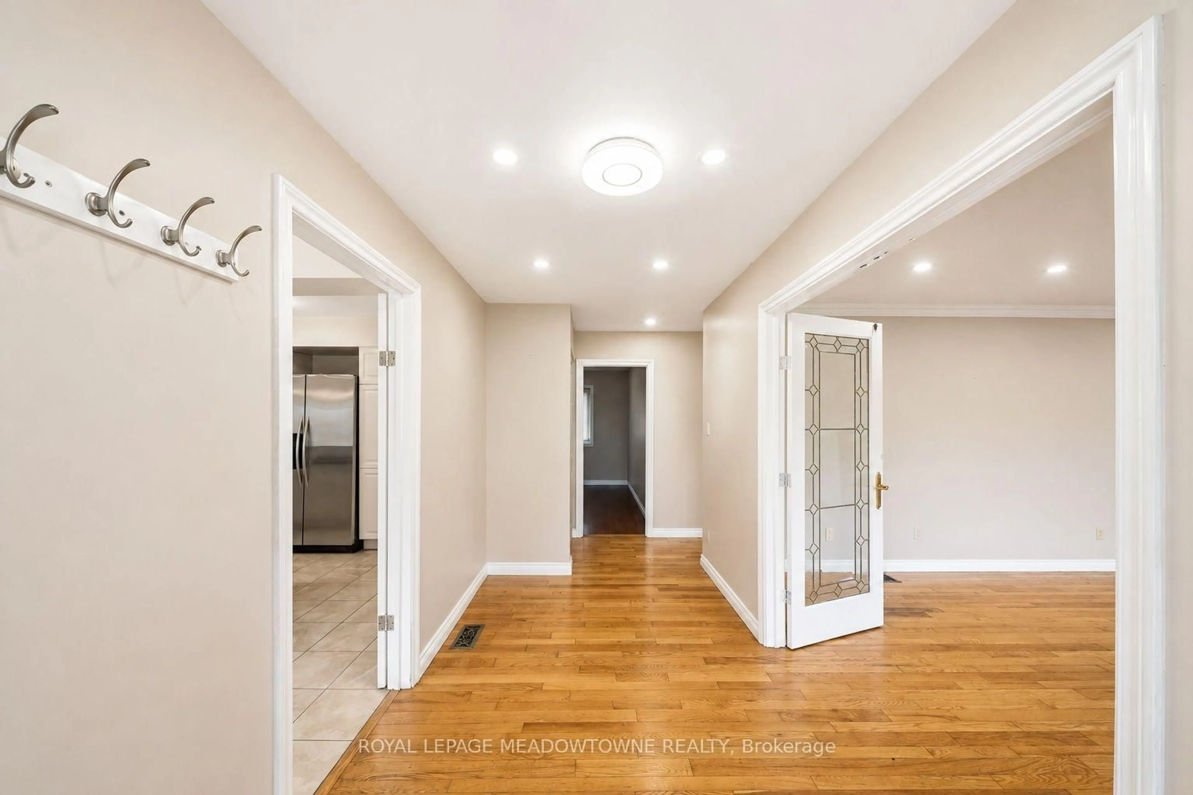 Indoor entryway for 9078 Wellington Rd 124, Erin Ontario N1H 6H7