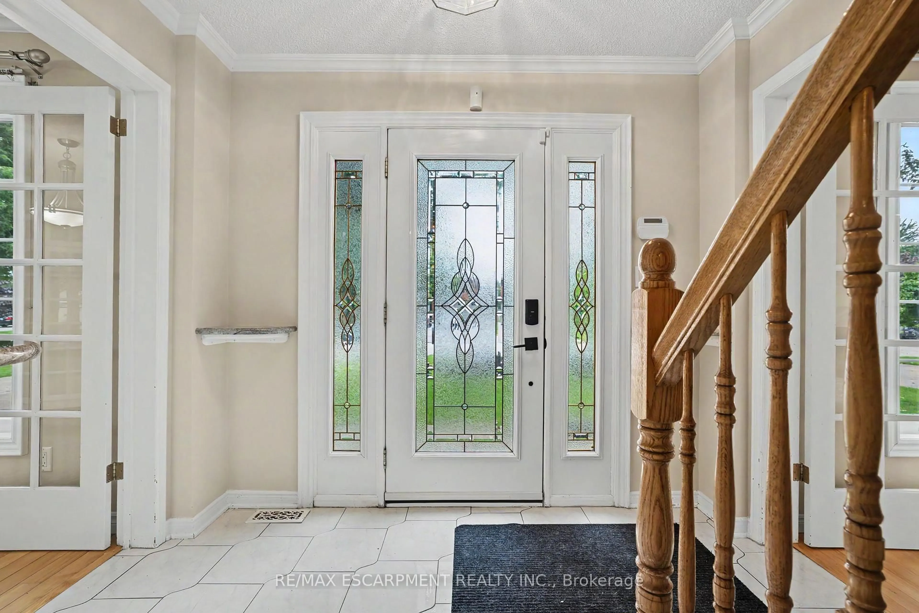 Indoor entryway for 21 Farewell Cres, West Lincoln Ontario L0R 2A0