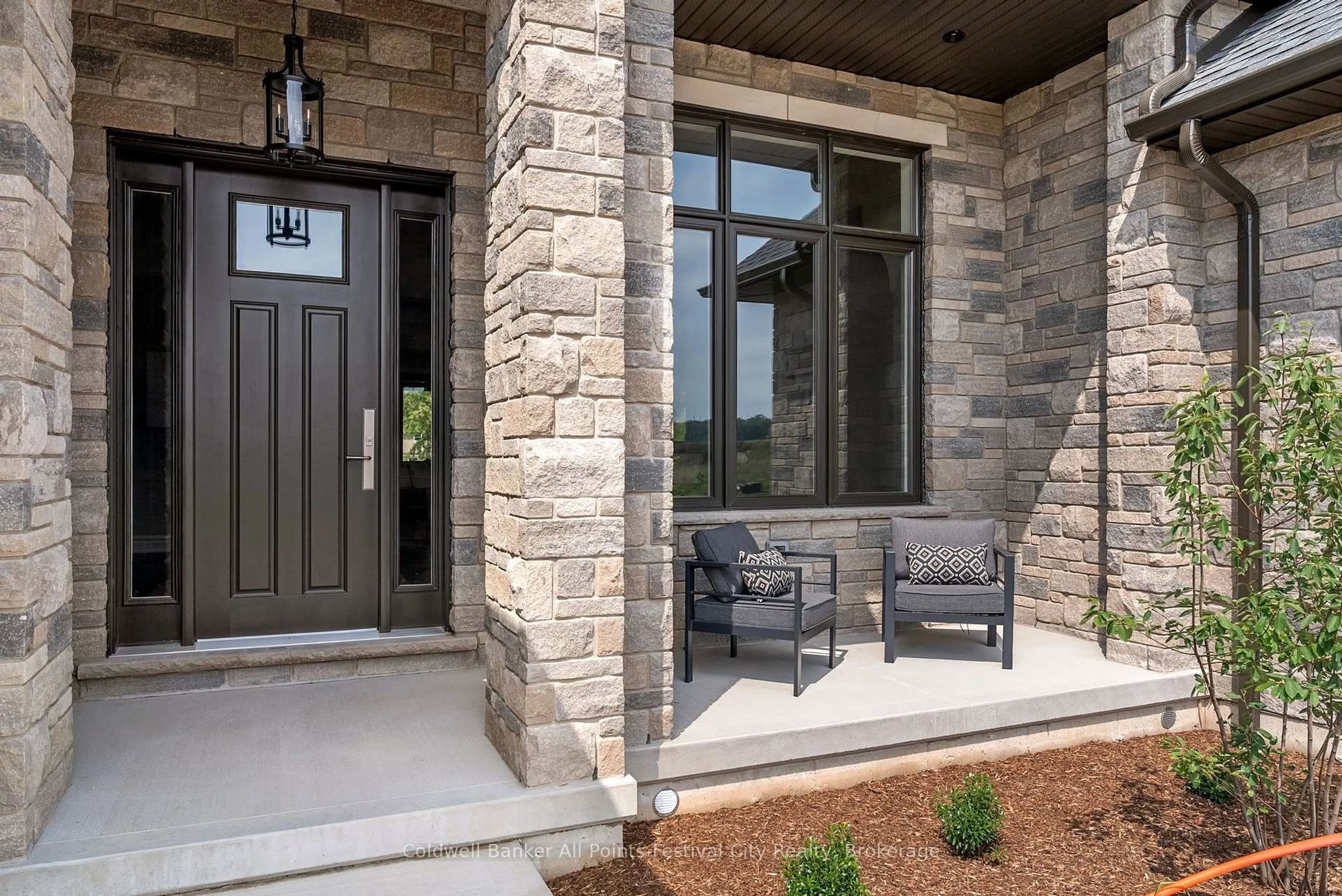 Indoor entryway for 81289 Fern Dr, Ashfield-Colborne-Wawanosh Ontario N7A 3X8