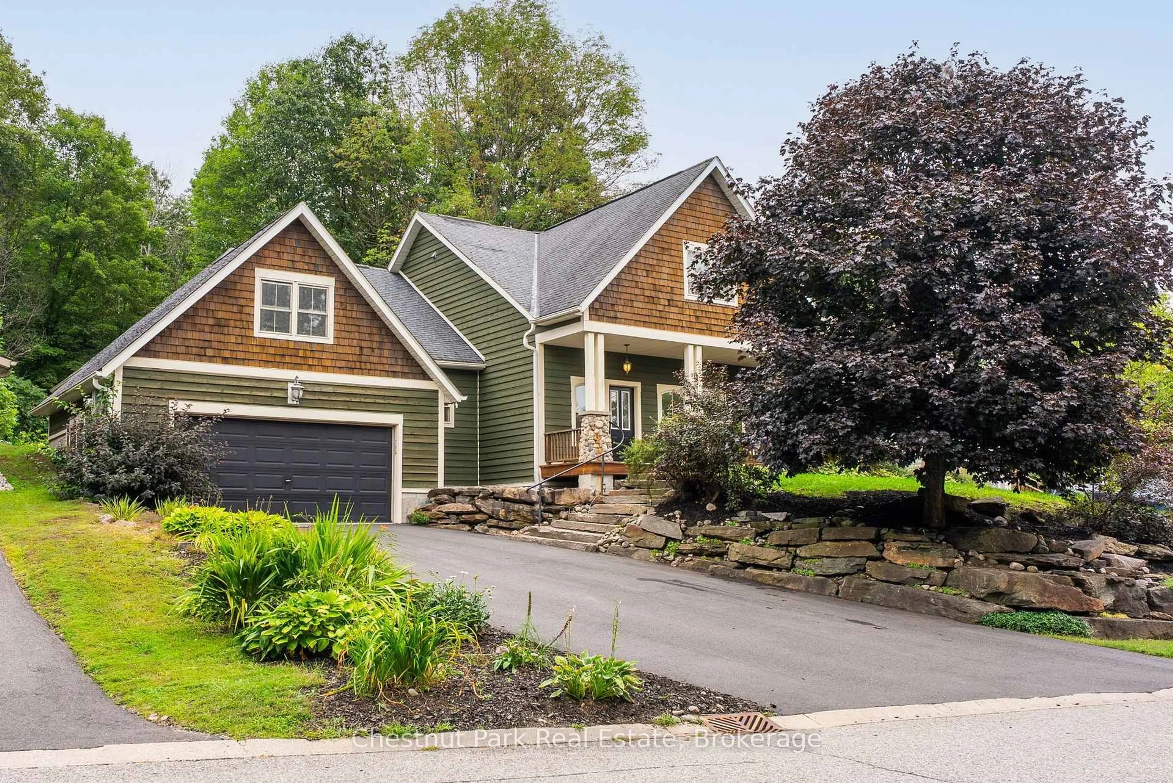 Home with vinyl exterior material, street for 20 Morgan Heights Dr, Huntsville Ontario P1H 1B7