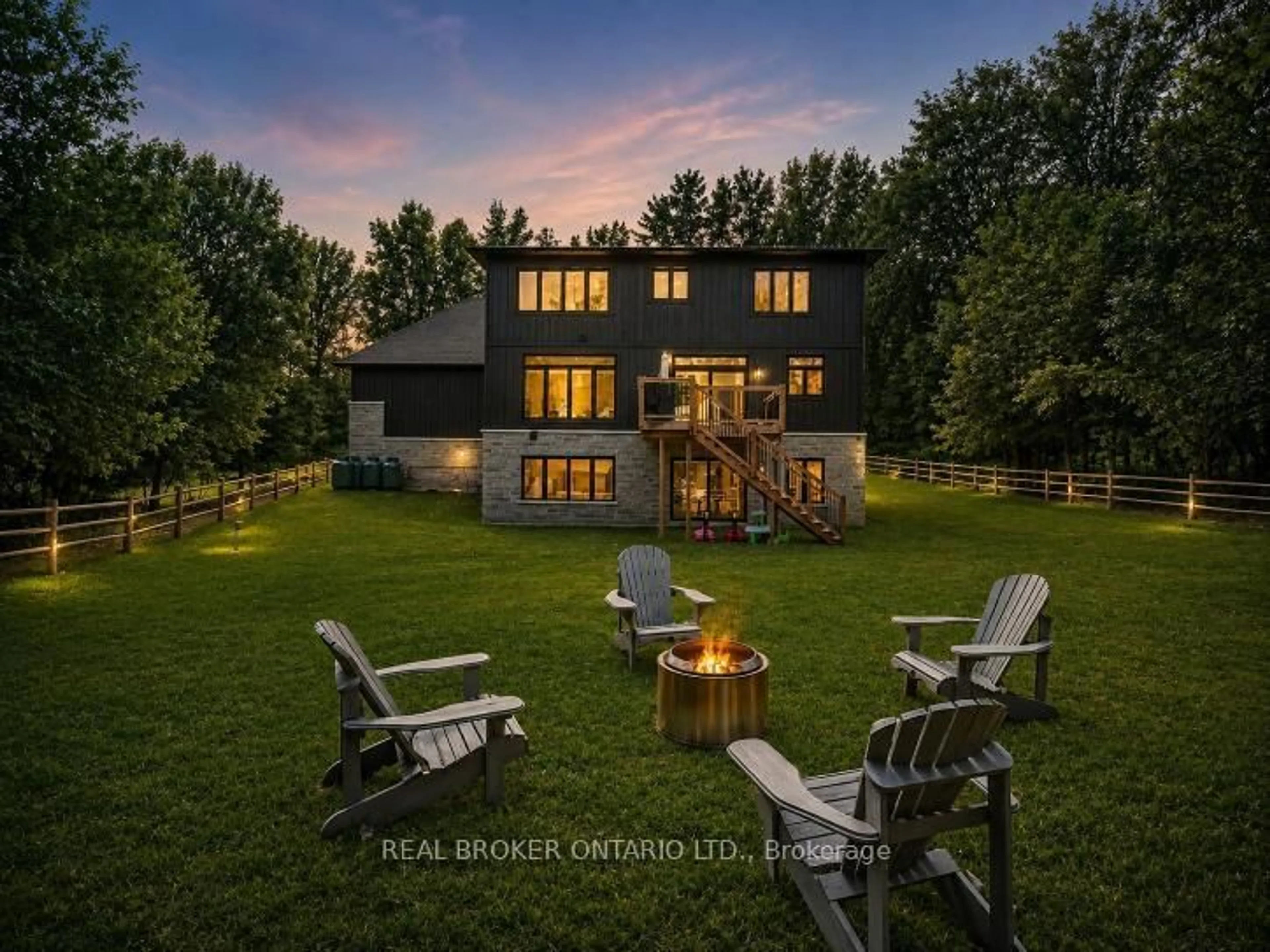 A pic from outside/outdoor area/front of a property/back of a property/a pic from drone, water/lake/river/ocean view for 1095 Mineral Springs Rd, Hamilton Ontario L9H 5E3