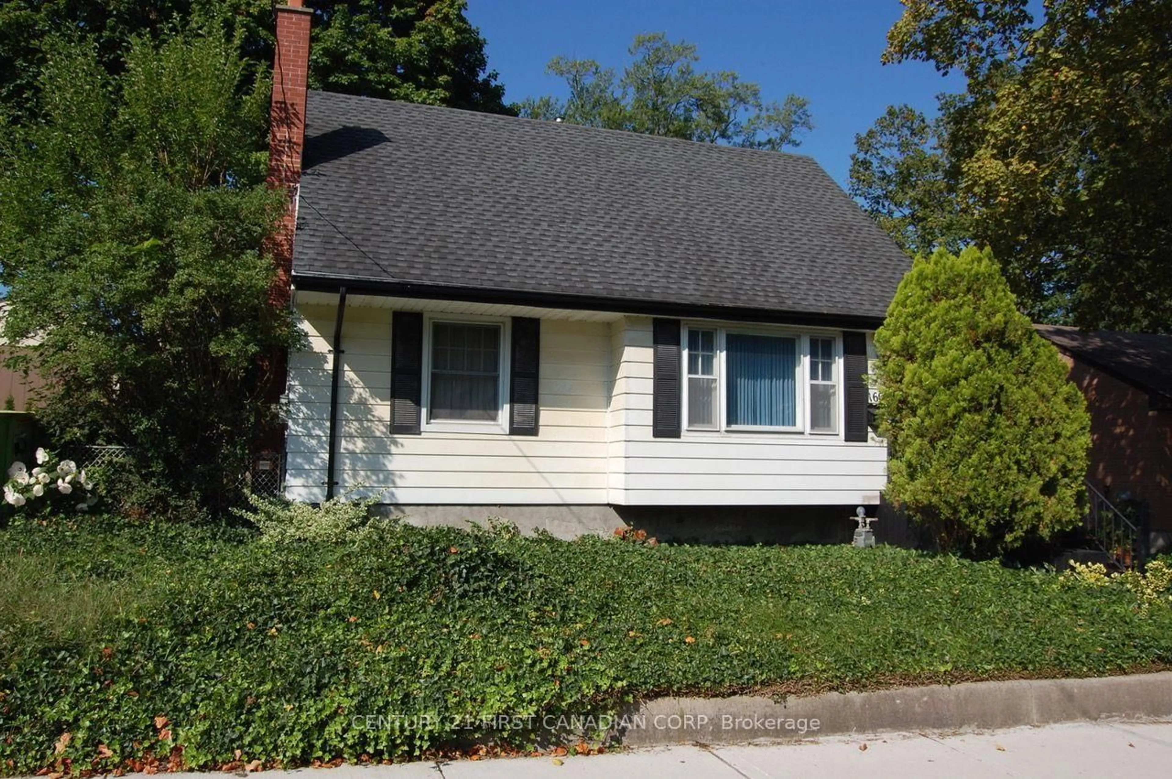 Home with vinyl exterior material, street for 166 Foster Ave, London North Ontario N6H 2L1