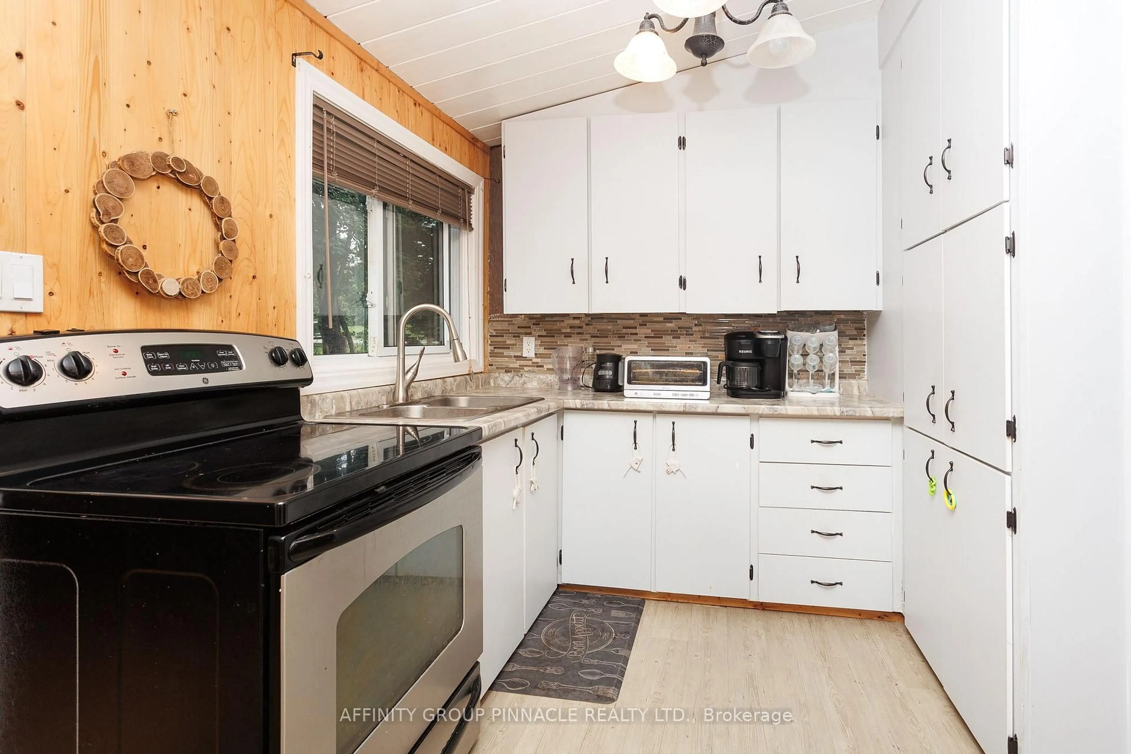 Standard kitchen, unknown for 124 Cameron Dr, Kawartha Lakes Ontario K0M 1G0