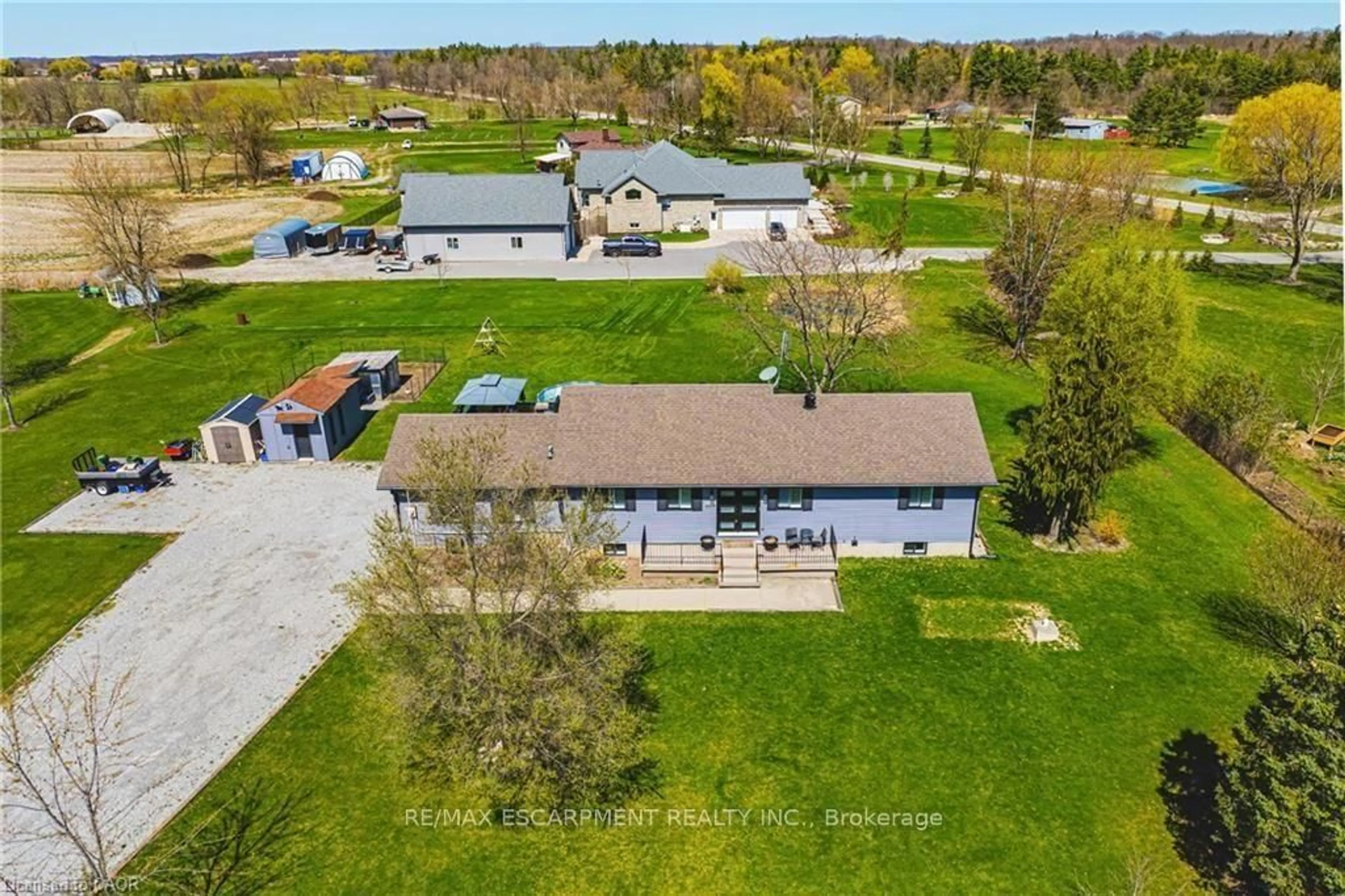 A pic from outside/outdoor area/front of a property/back of a property/a pic from drone, unknown for 1796 Penny Lane, West Lincoln Ontario L0R 1E0