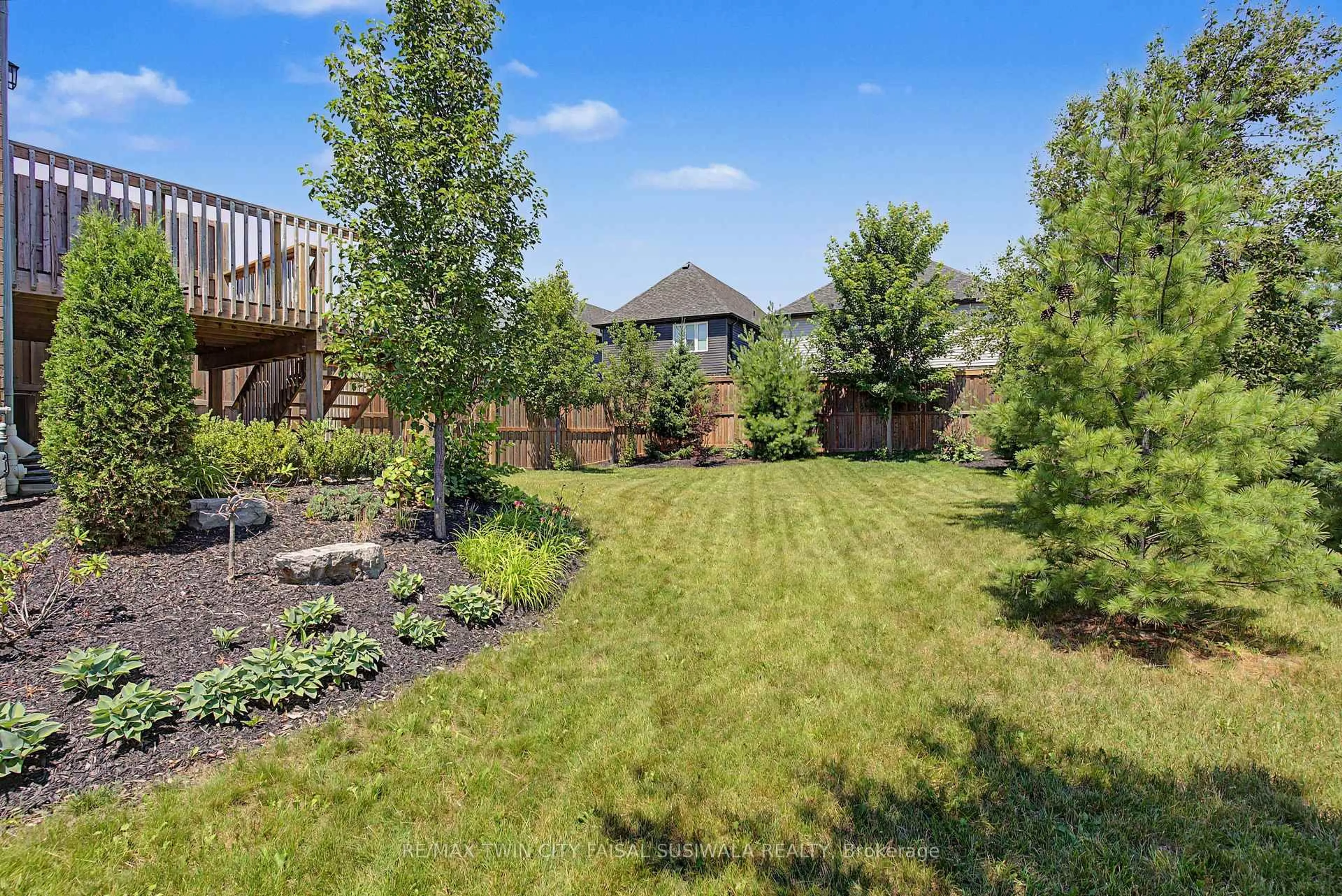 A pic from outside/outdoor area/front of a property/back of a property/a pic from drone, unknown for 41 Sportsman Hill St, Kitchener Ontario N2P 0J4