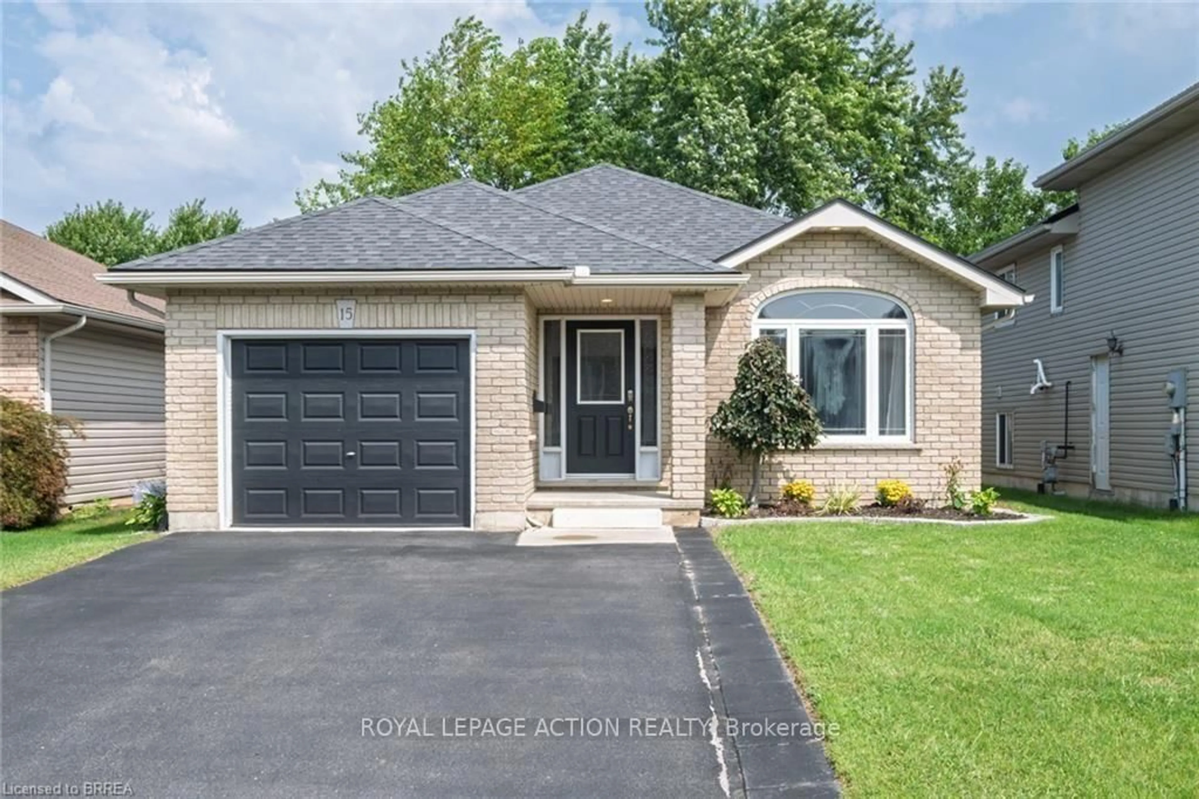 Home with brick exterior material, street for 15 Landon Ave, Norfolk Ontario N3Y 5J8