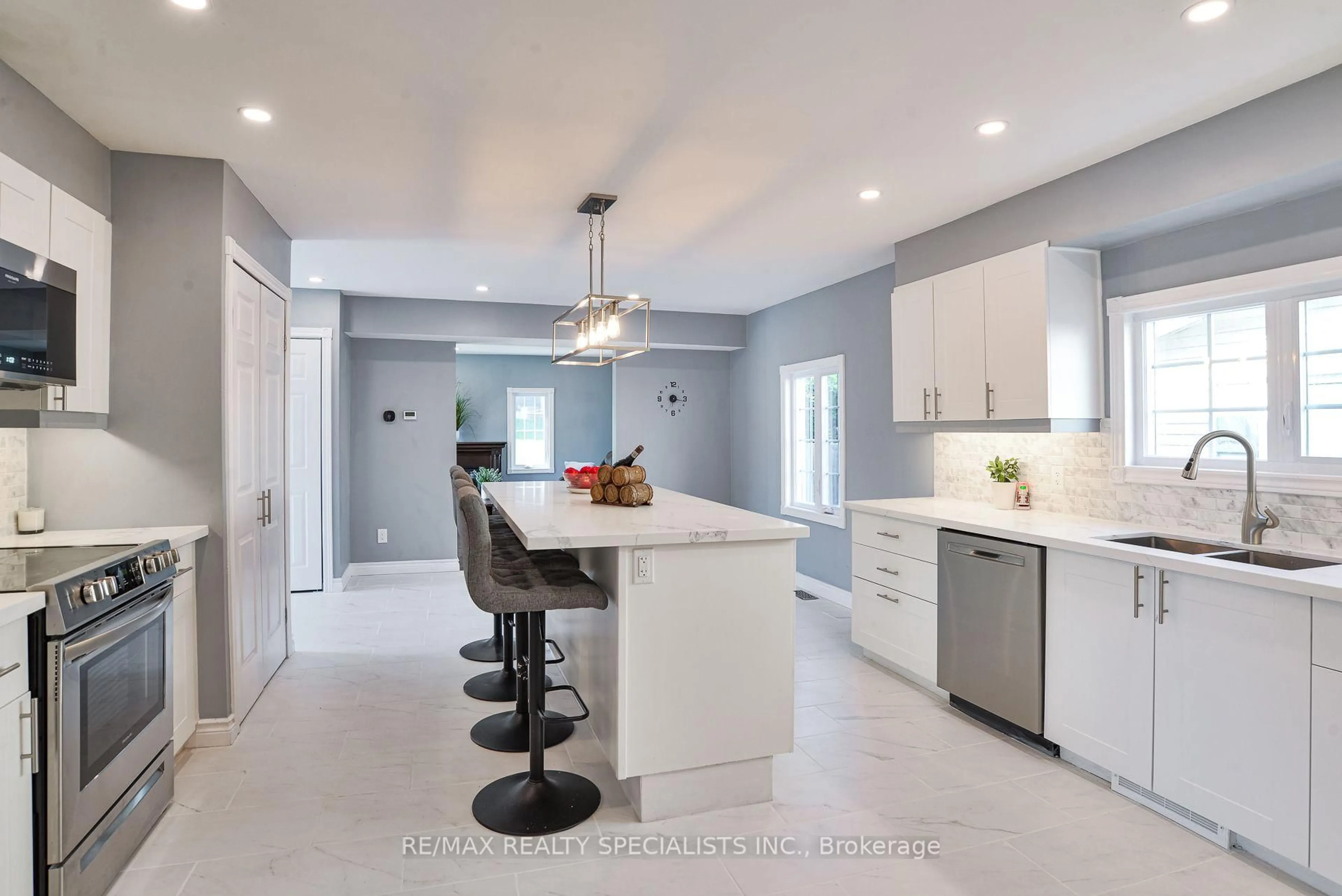 Contemporary kitchen, ceramic/tile floor for 15 Lankin Ave, Bracebridge Ontario P1L 1Y4