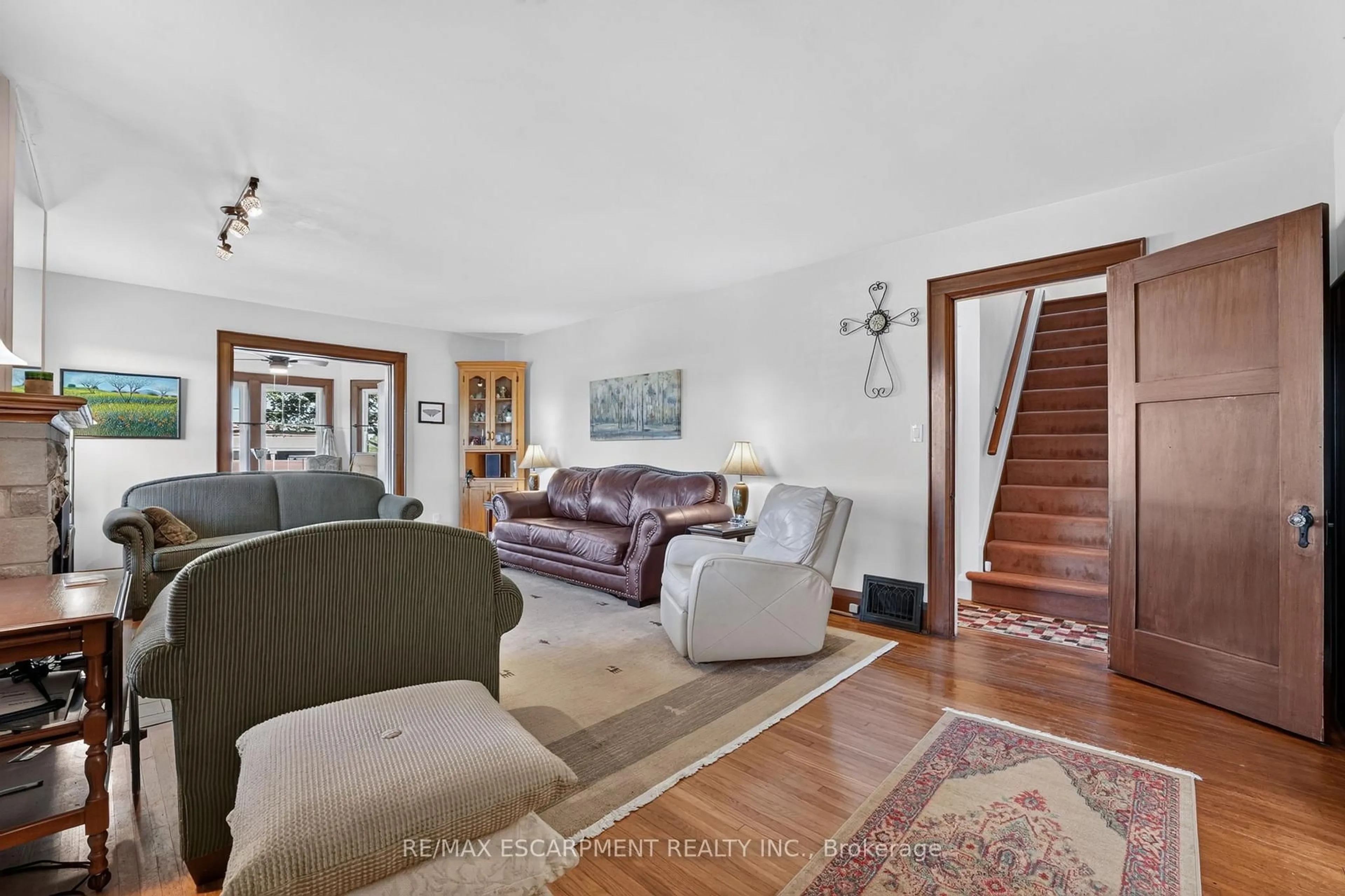 Living room with furniture, unknown for 1210 Garrison Rd, Fort Erie Ontario L2A 1P1