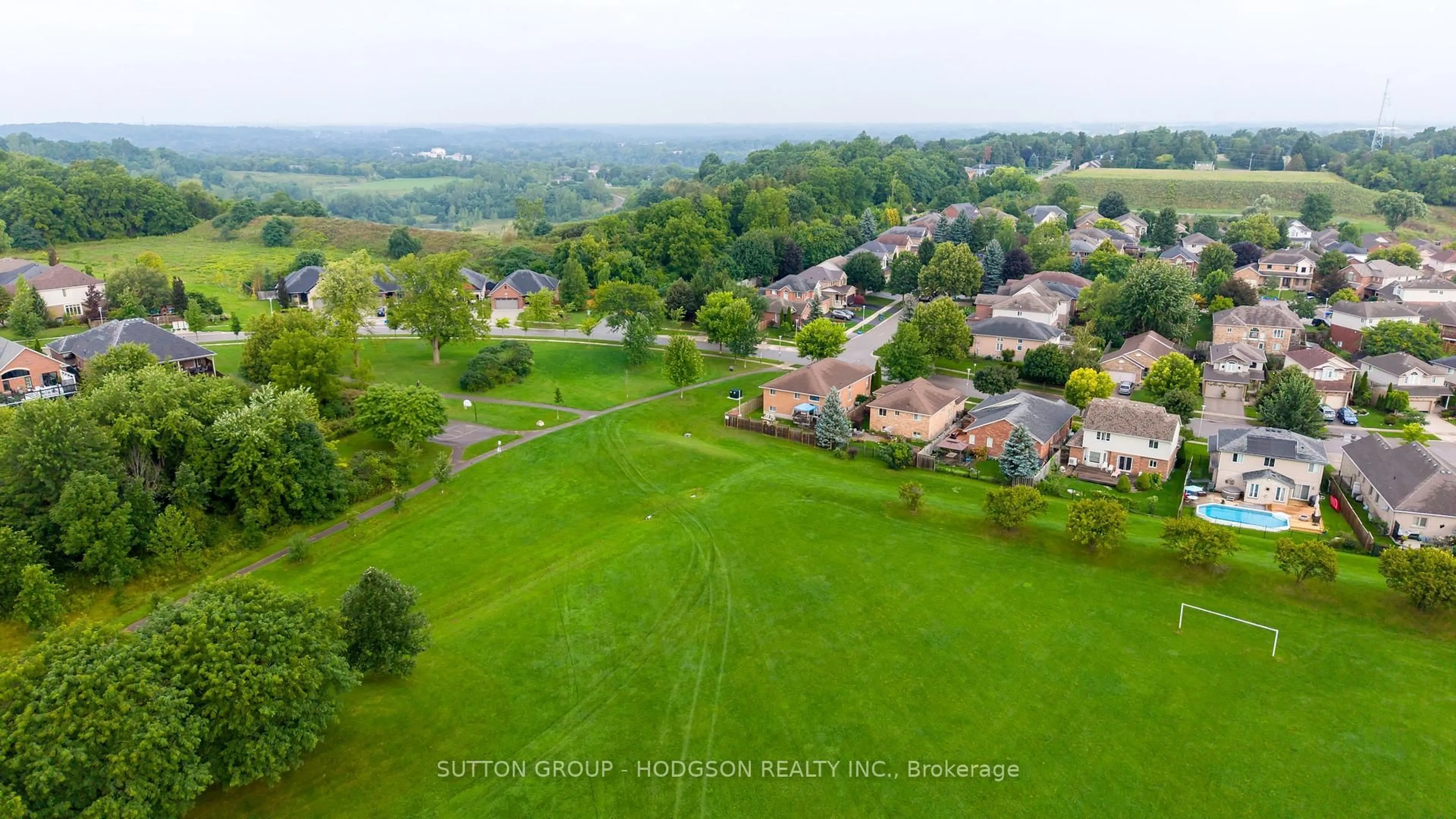 A pic from outside/outdoor area/front of a property/back of a property/a pic from drone, unknown for 86 Parks Edge Clse, London South Ontario N6K 3P8