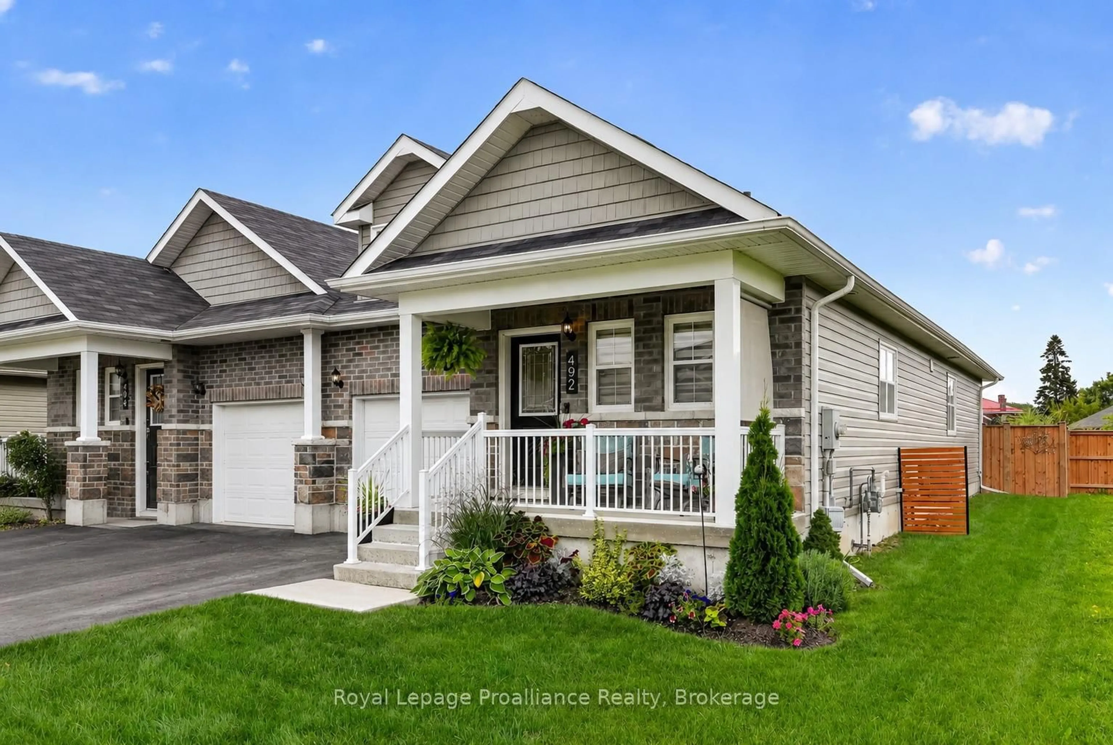 Home with vinyl exterior material, street for 492 Hayward St, Cobourg Ontario K9A 3N5