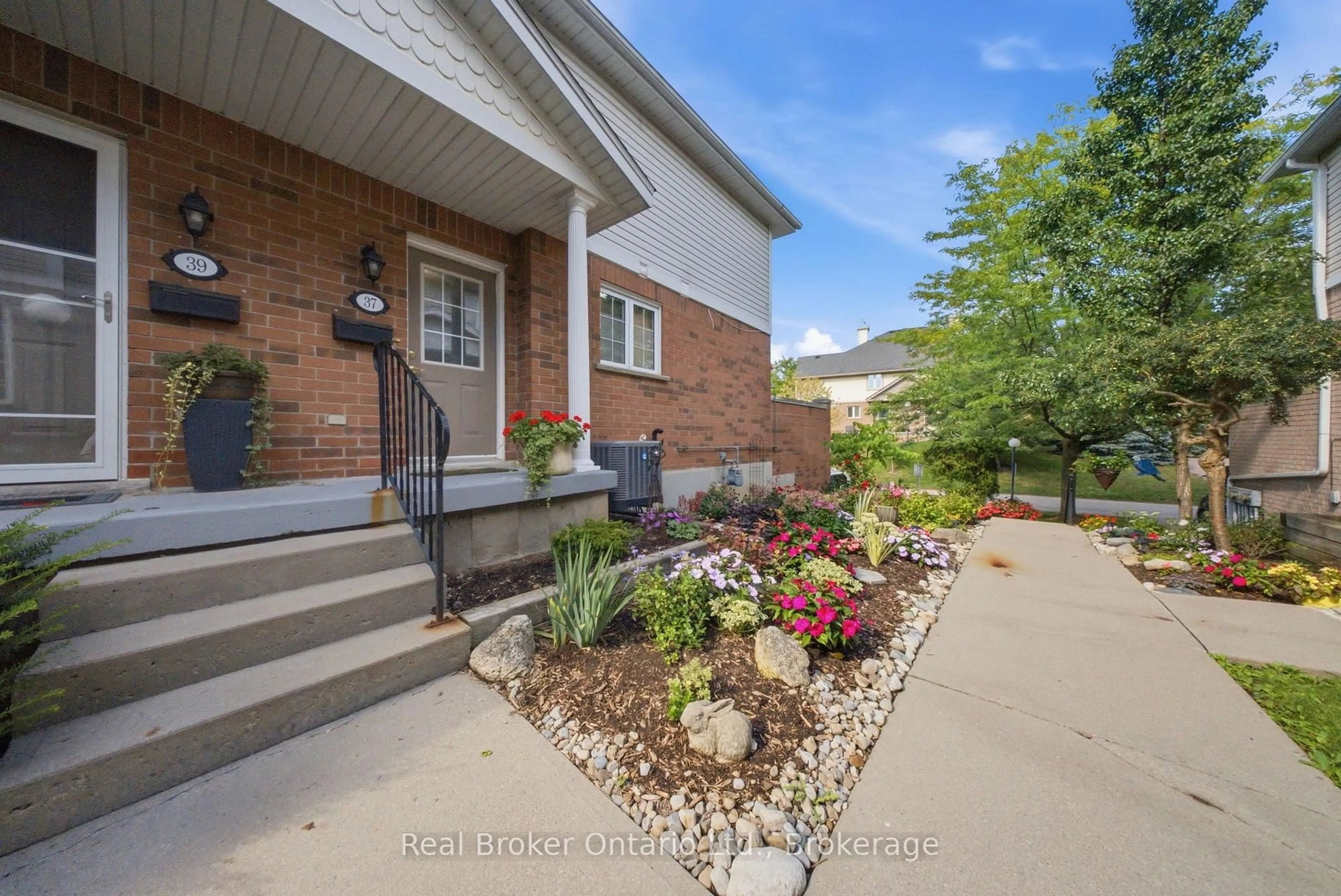 Unknown for 941 Gordon St #37, Guelph Ontario N1G 4R9