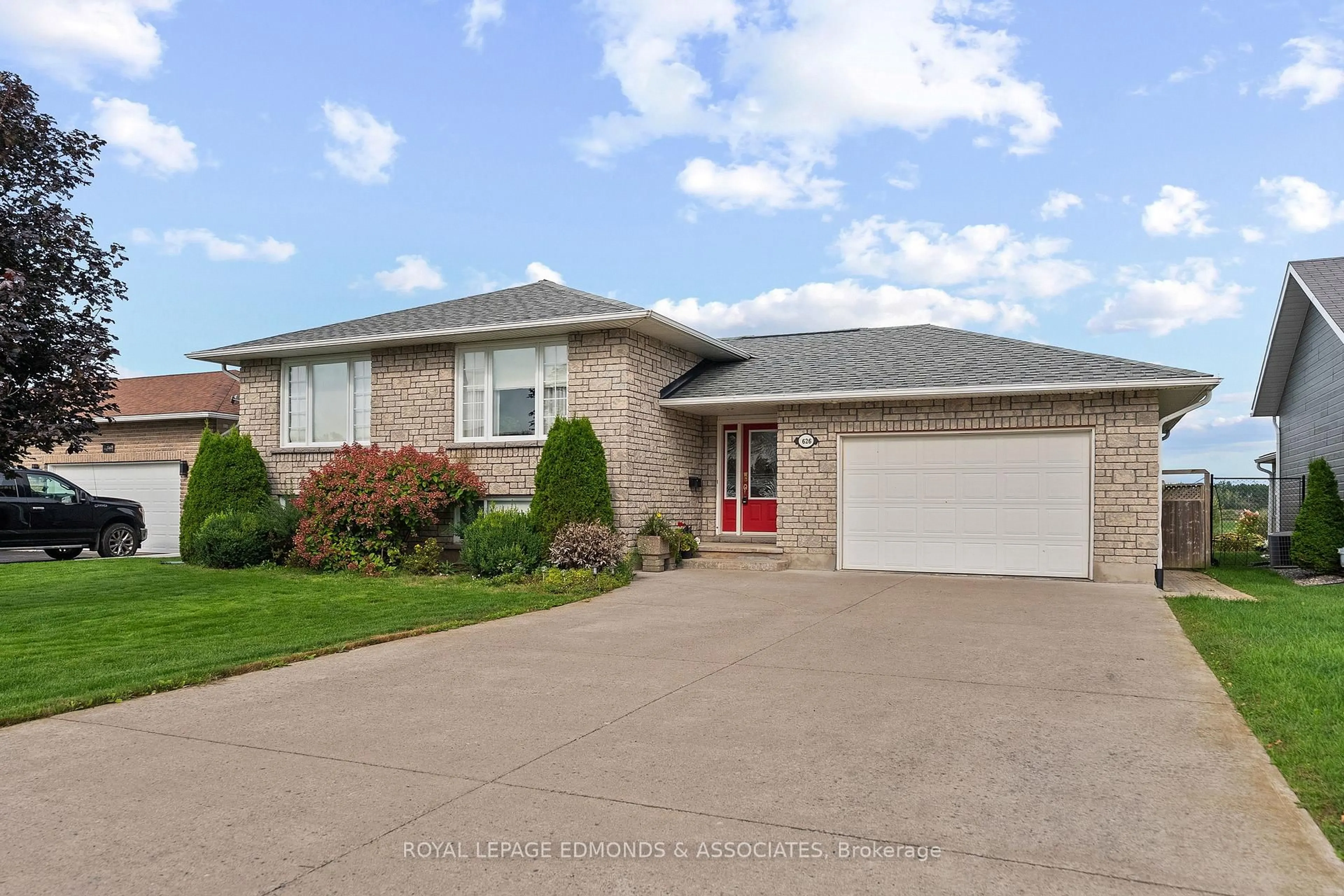 Home with brick exterior material, street for 626 Moss Dr, Pembroke Ontario K8A 8R7