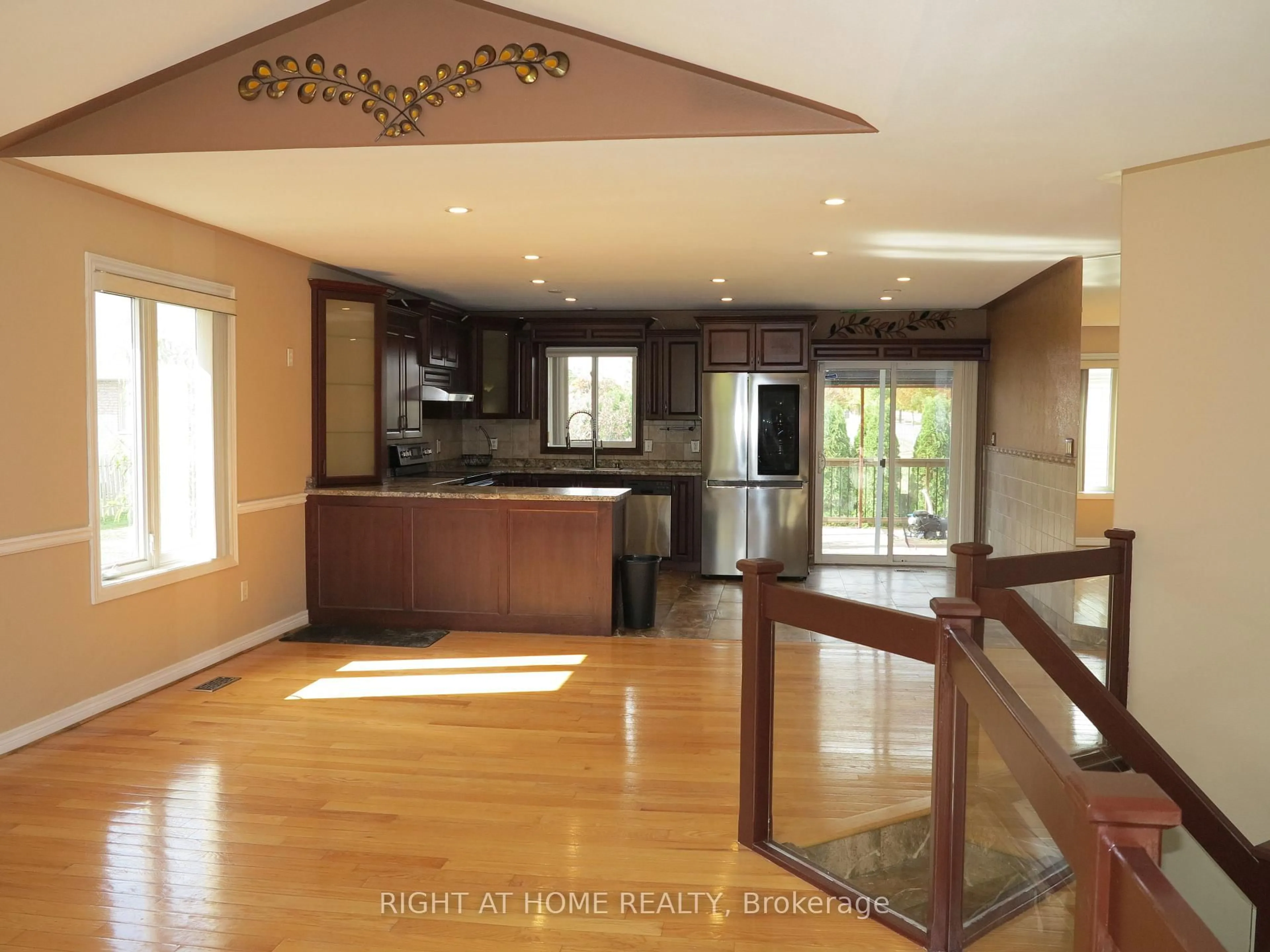 Open concept kitchen, unknown for 101 JOANNE Crt, Leamington Ontario N8H 5N7