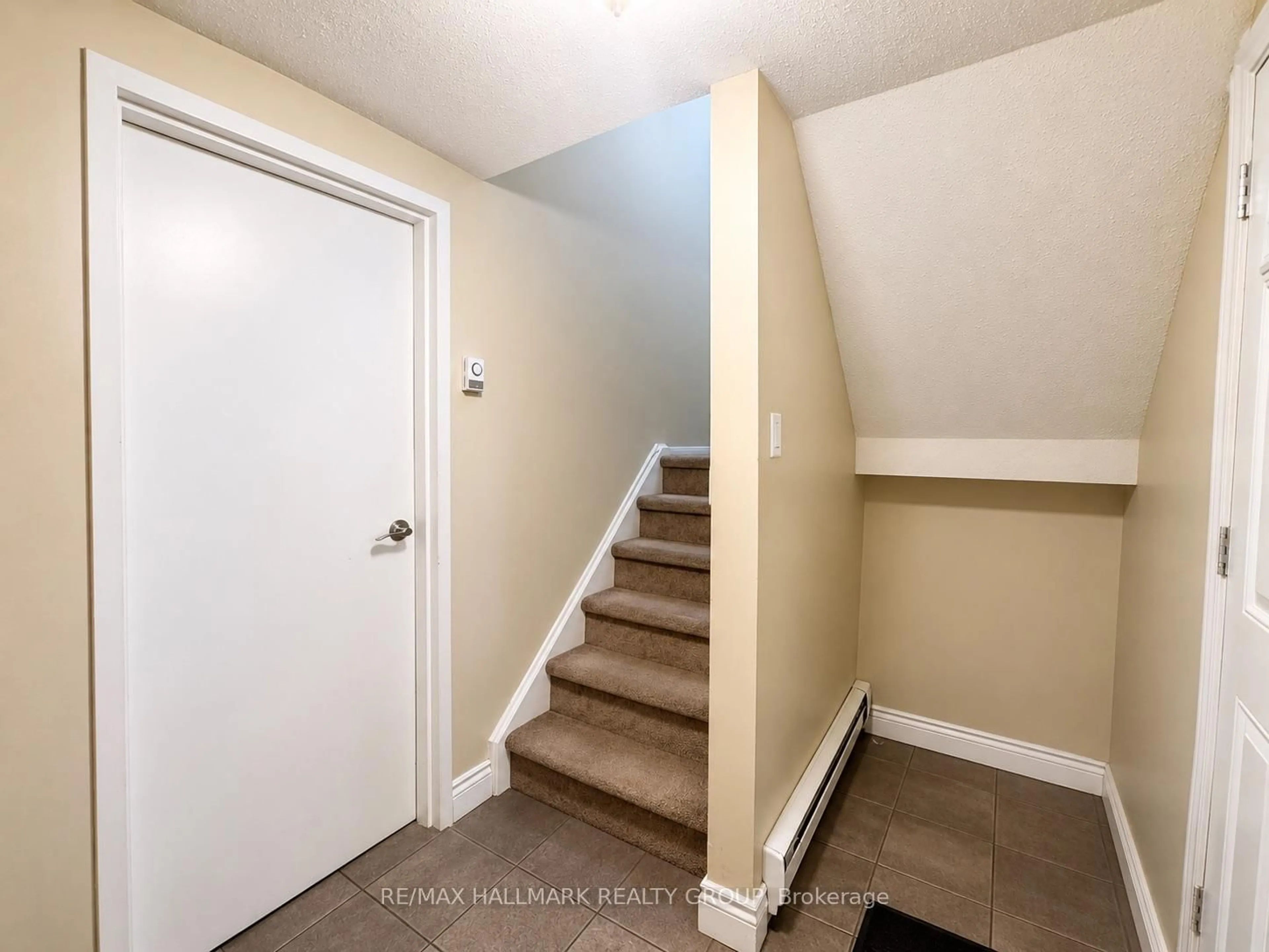 Unknown for 825 Cahill Dr #163, Ottawa Ontario K1V 9N7