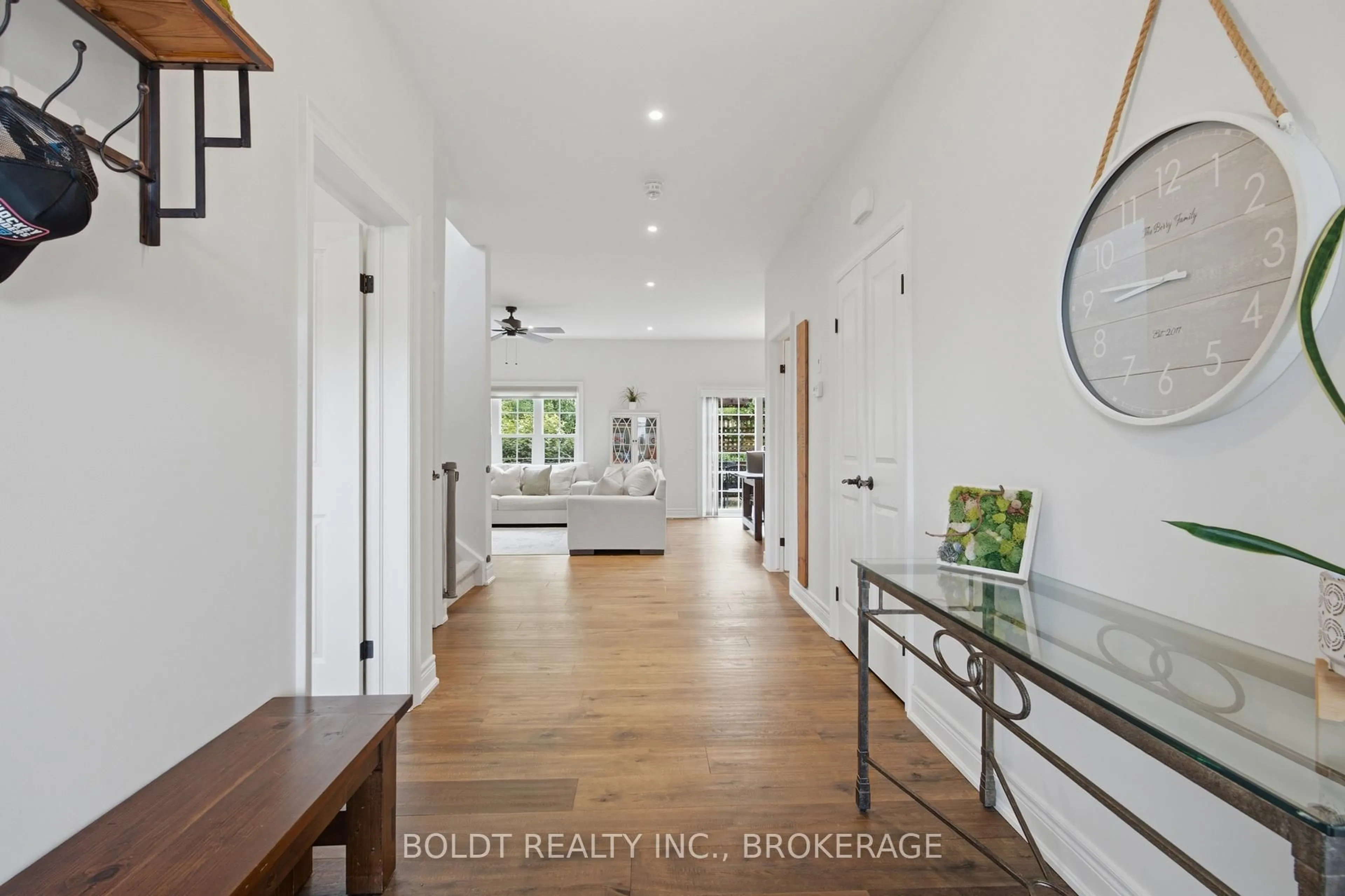 Indoor entryway for 5 Gossen Dr, Niagara-on-the-Lake Ontario L0S 1J0