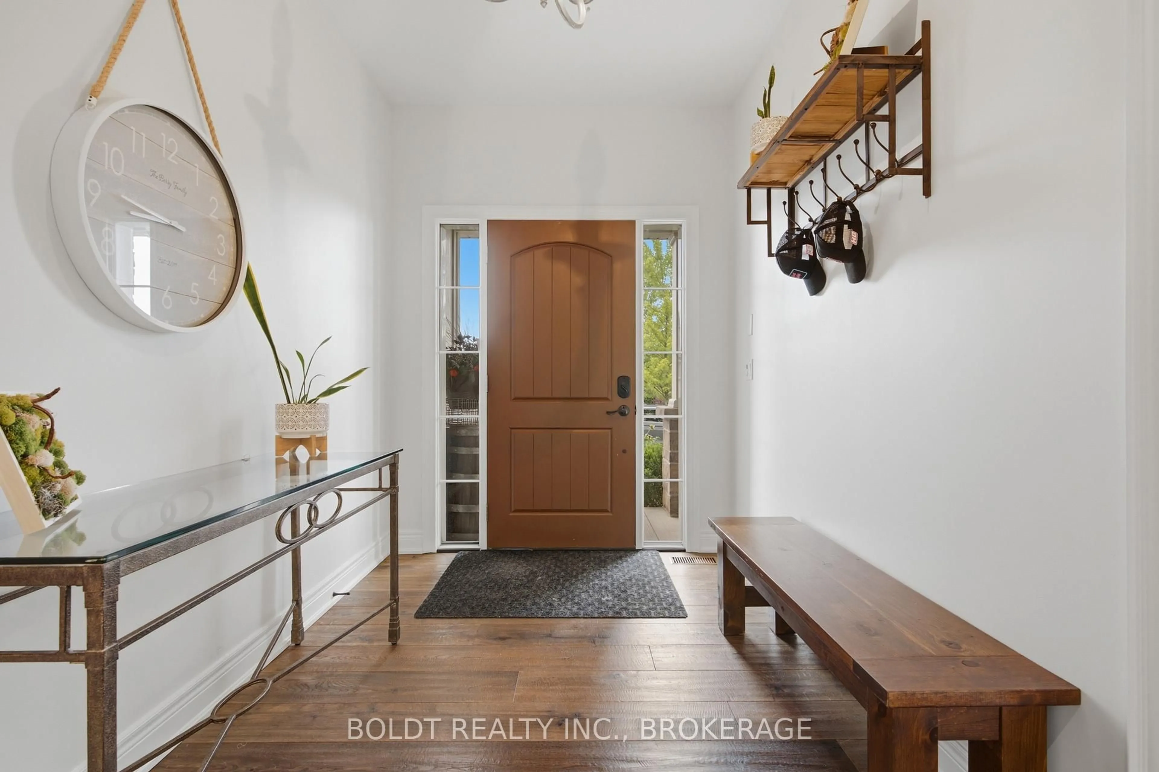 Indoor entryway for 5 Gossen Dr, Niagara-on-the-Lake Ontario L0S 1J0