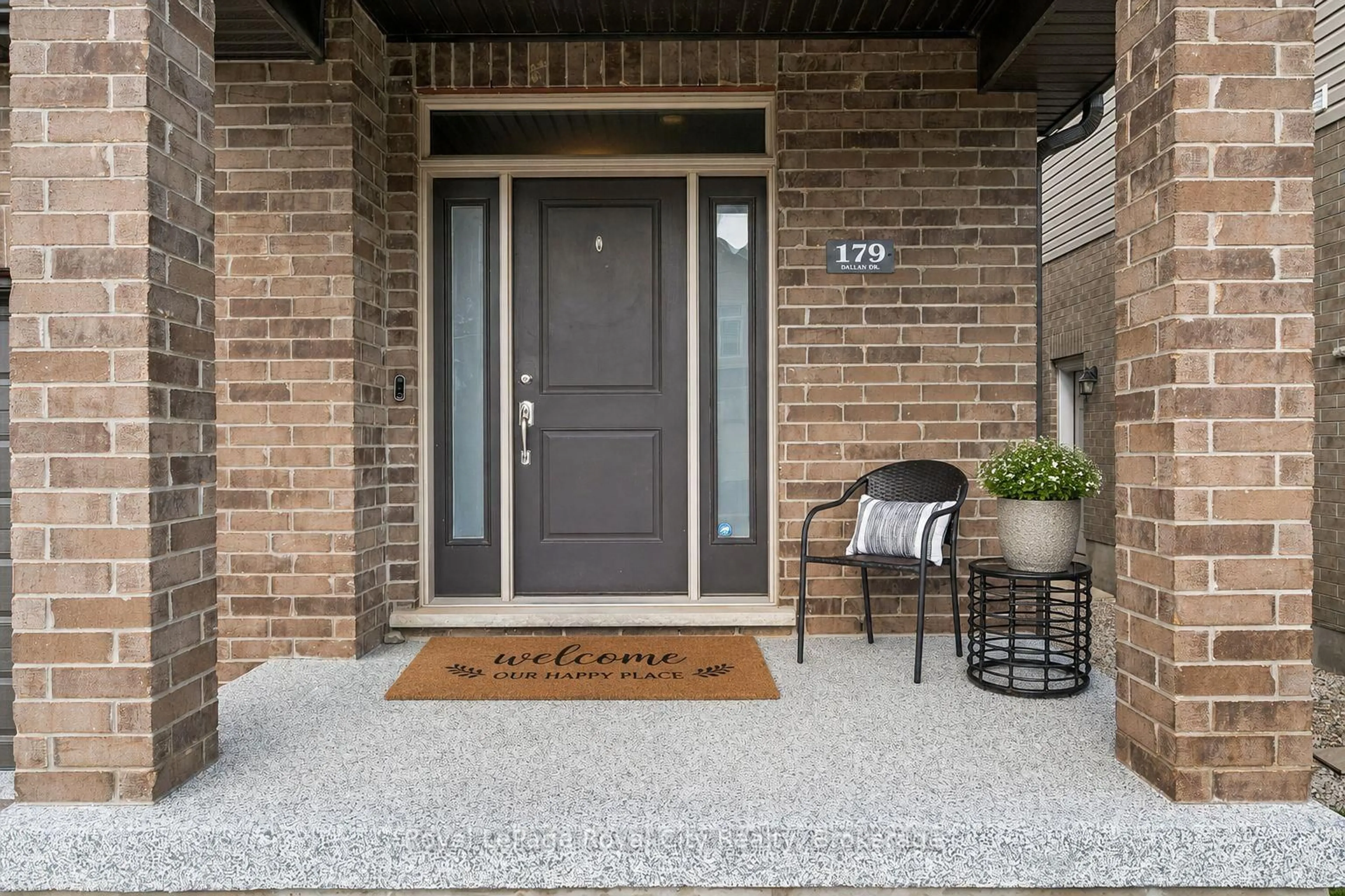 Indoor entryway for 179 Dallan Dr, Guelph Ontario N1L 0N1