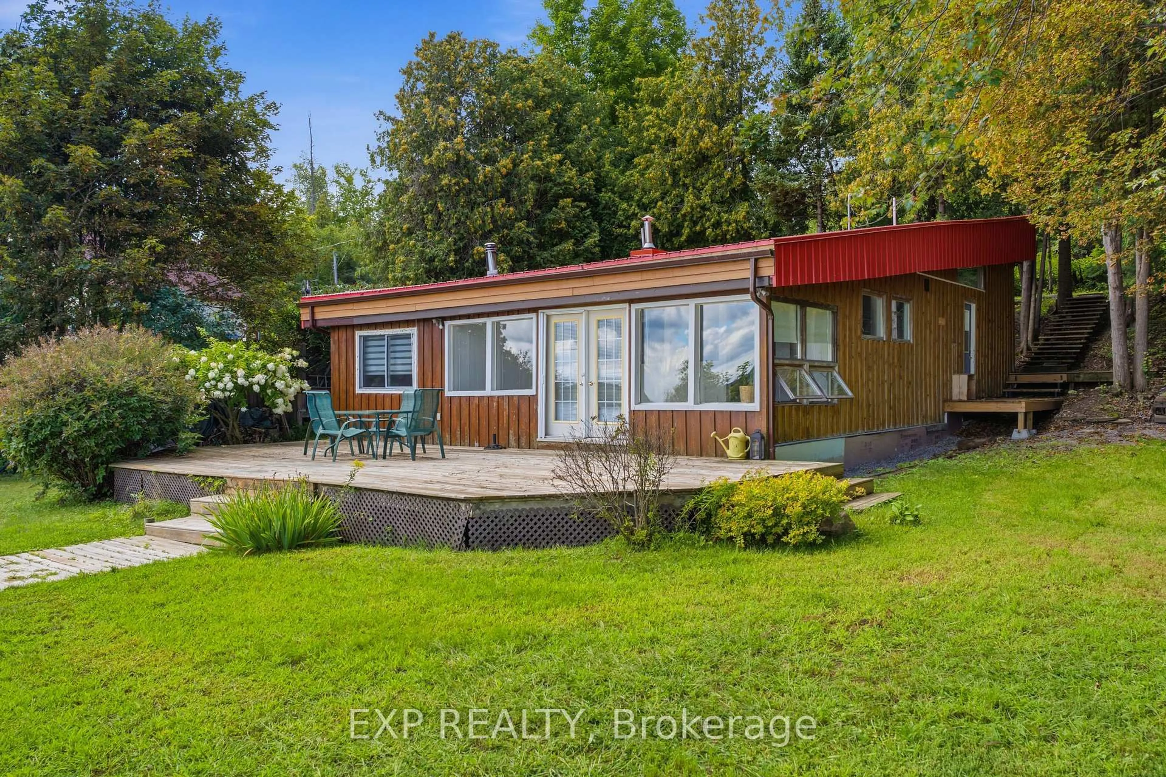 A pic from outside/outdoor area/front of a property/back of a property/a pic from drone, water/lake/river/ocean view for 15 Neely St, Ottawa Ontario K0A 1T0