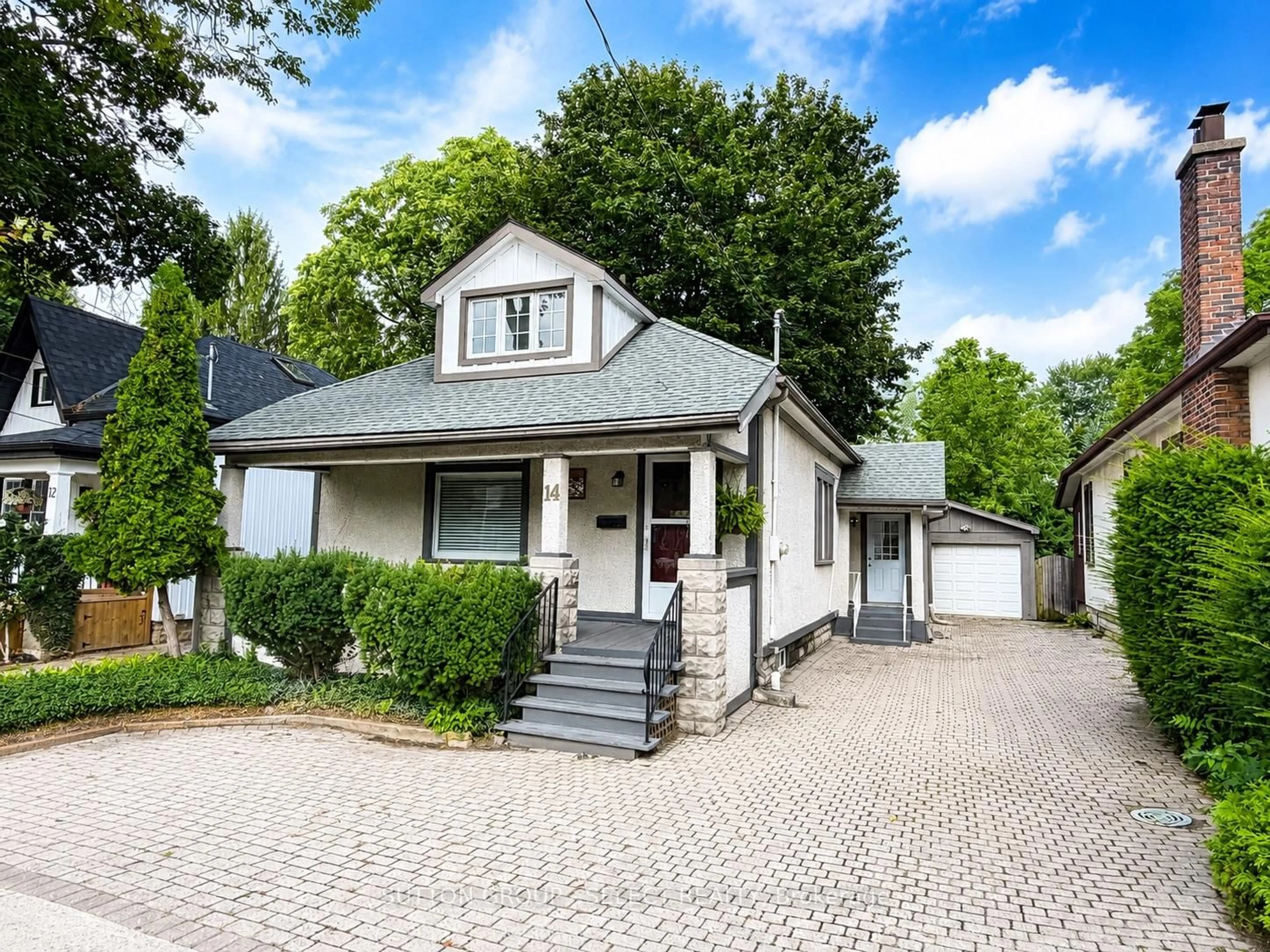 Home with vinyl exterior material, street for 14 Arthur St, London East Ontario N5Y 3B9