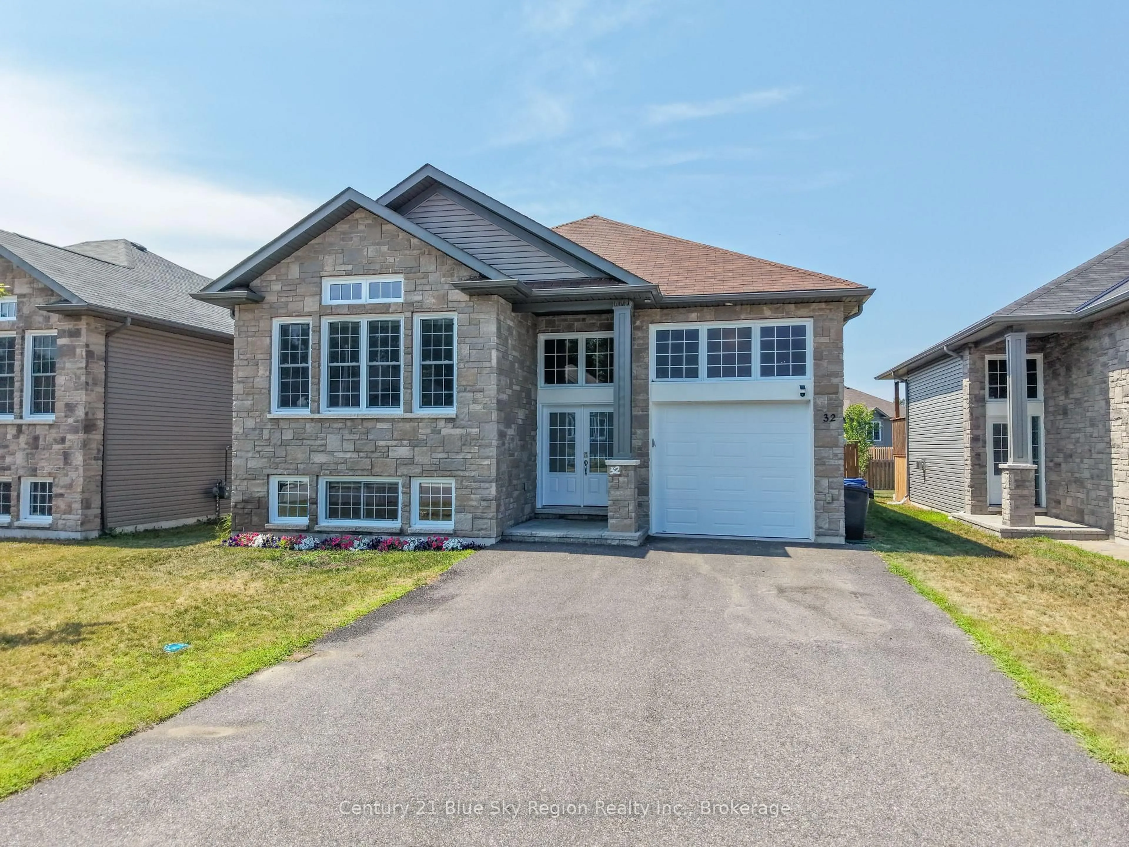 Home with brick exterior material, street for 32 Trillium Dr, North Bay Ontario P1A 0G6