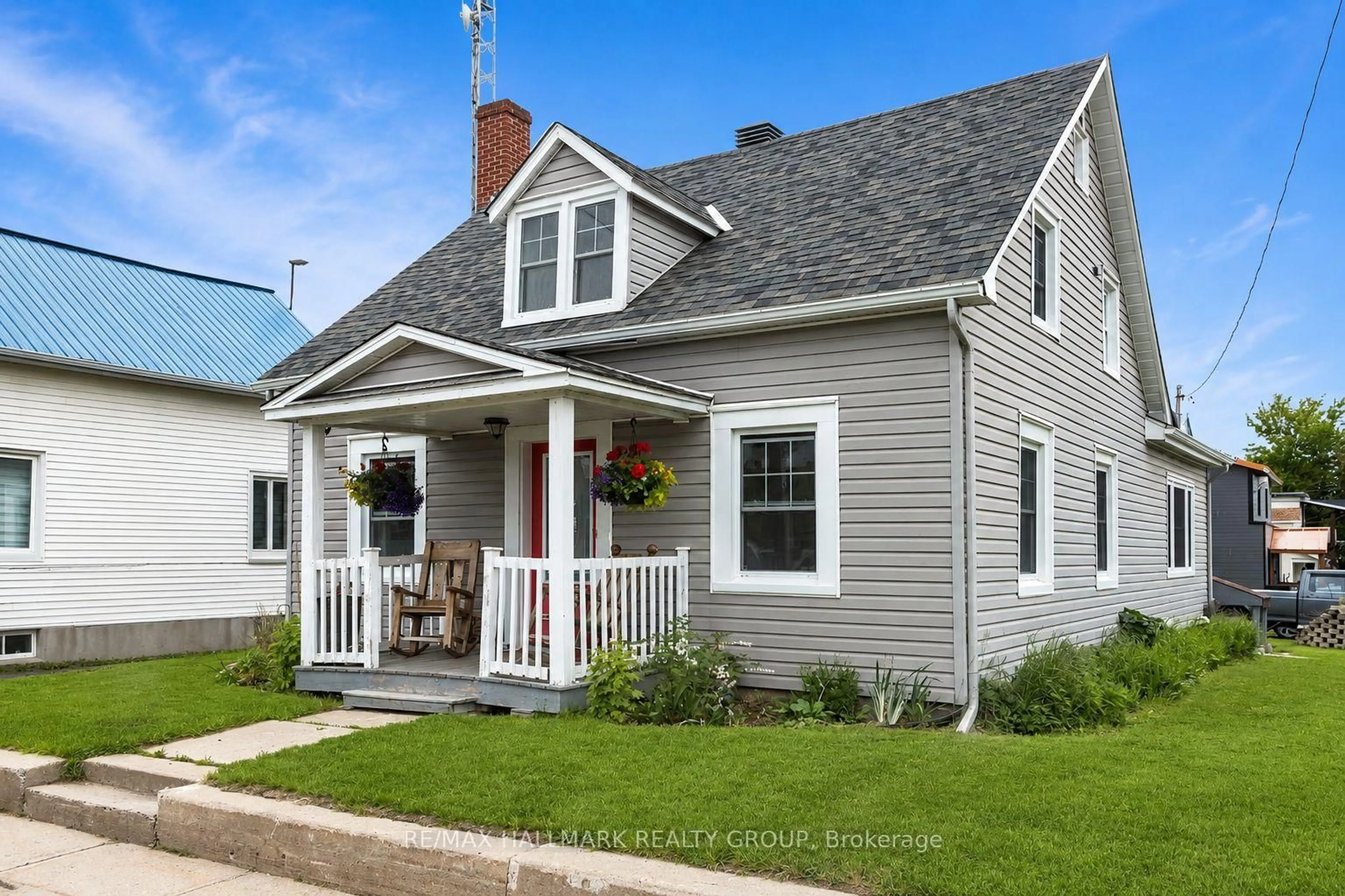 Home with vinyl exterior material, street for 1127 Labrosse Rd, Hawkesbury Ontario K0B 1P0