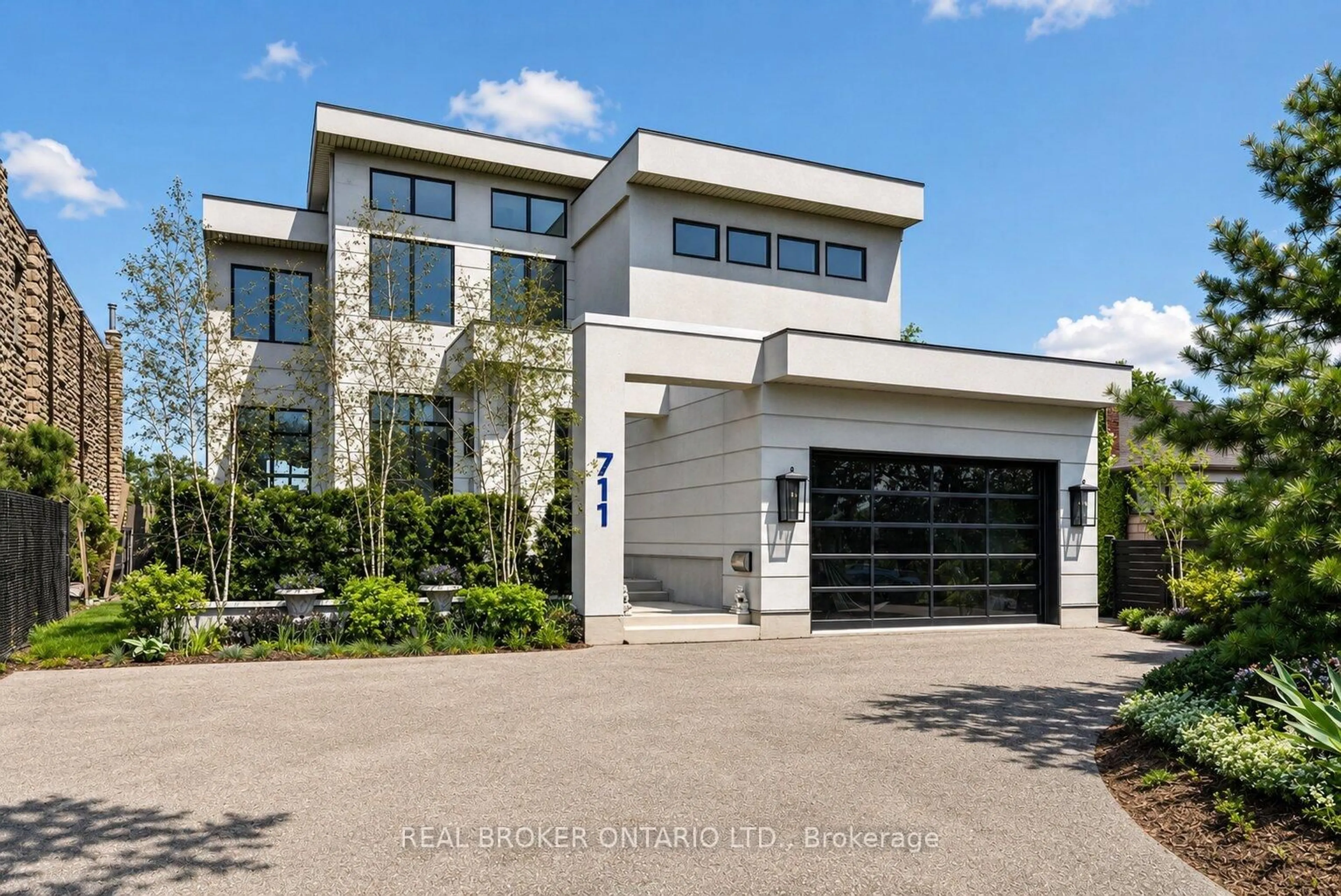 Home with brick exterior material, street for 711 Beach Blvd, Hamilton Ontario L8H 6Y5