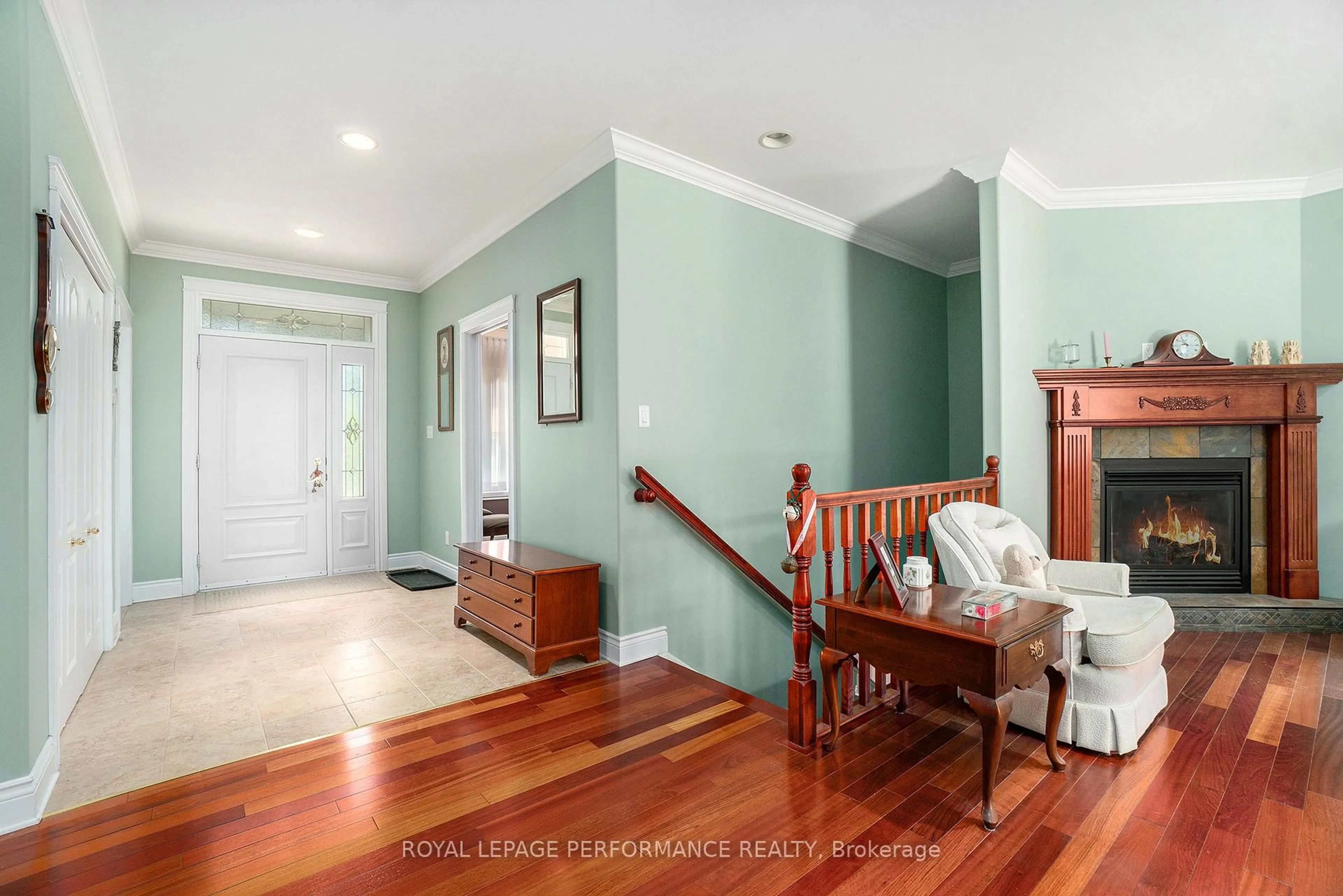 Indoor entryway for 3285 Broadway Ave, North Stormont Ontario K0C 1C0