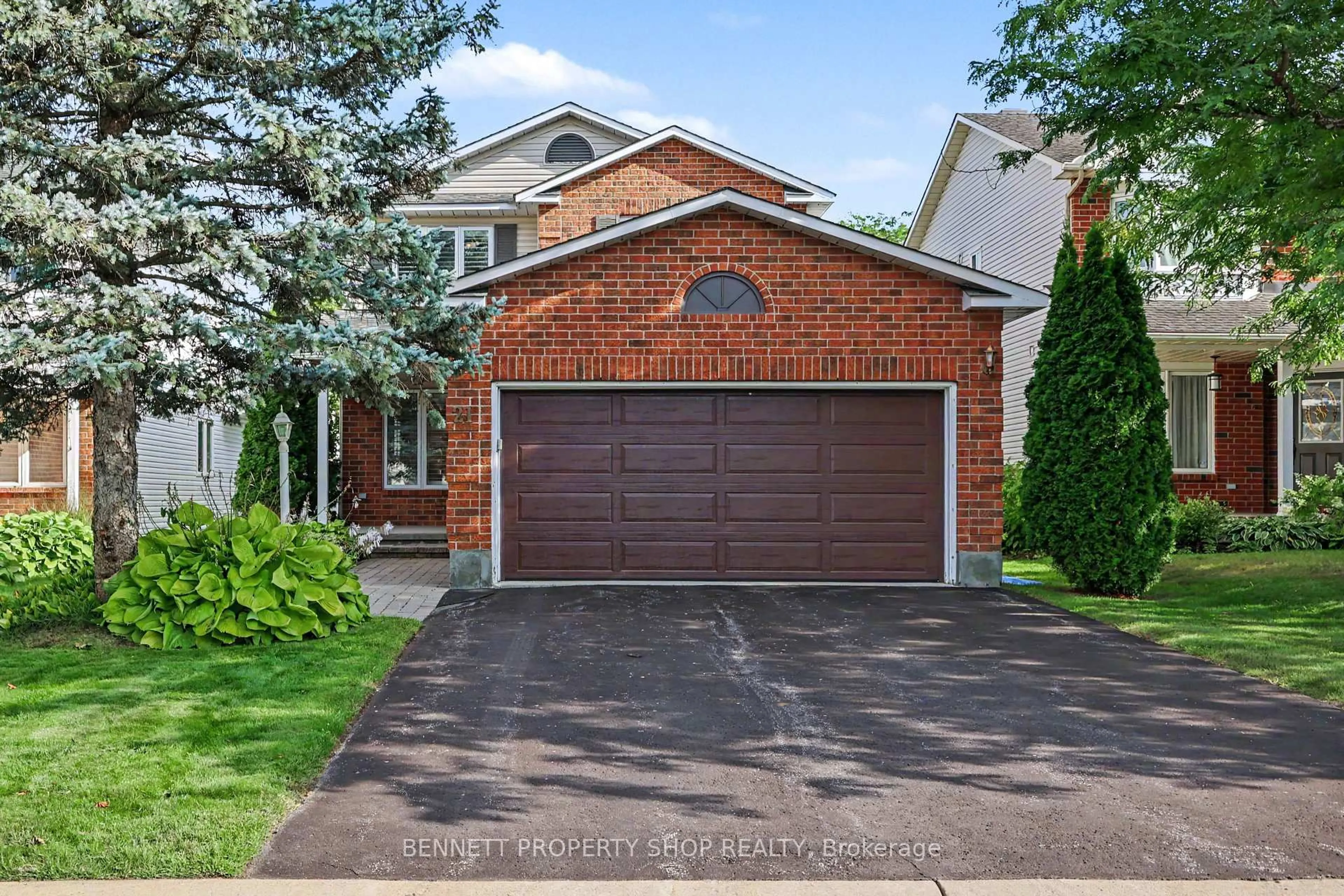Home with brick exterior material, street for 21 Stonepath Cres, Stittsville Ontario K2S 1S4