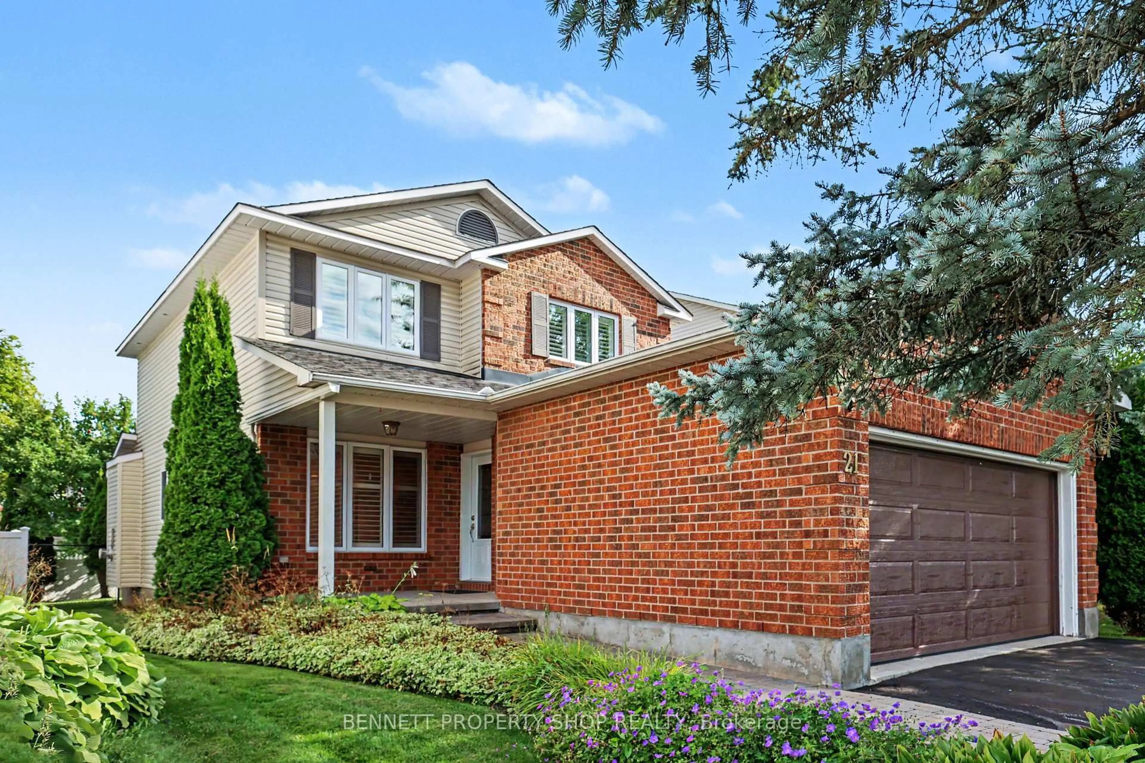 Home with brick exterior material, street for 21 Stonepath Cres, Stittsville Ontario K2S 1S4