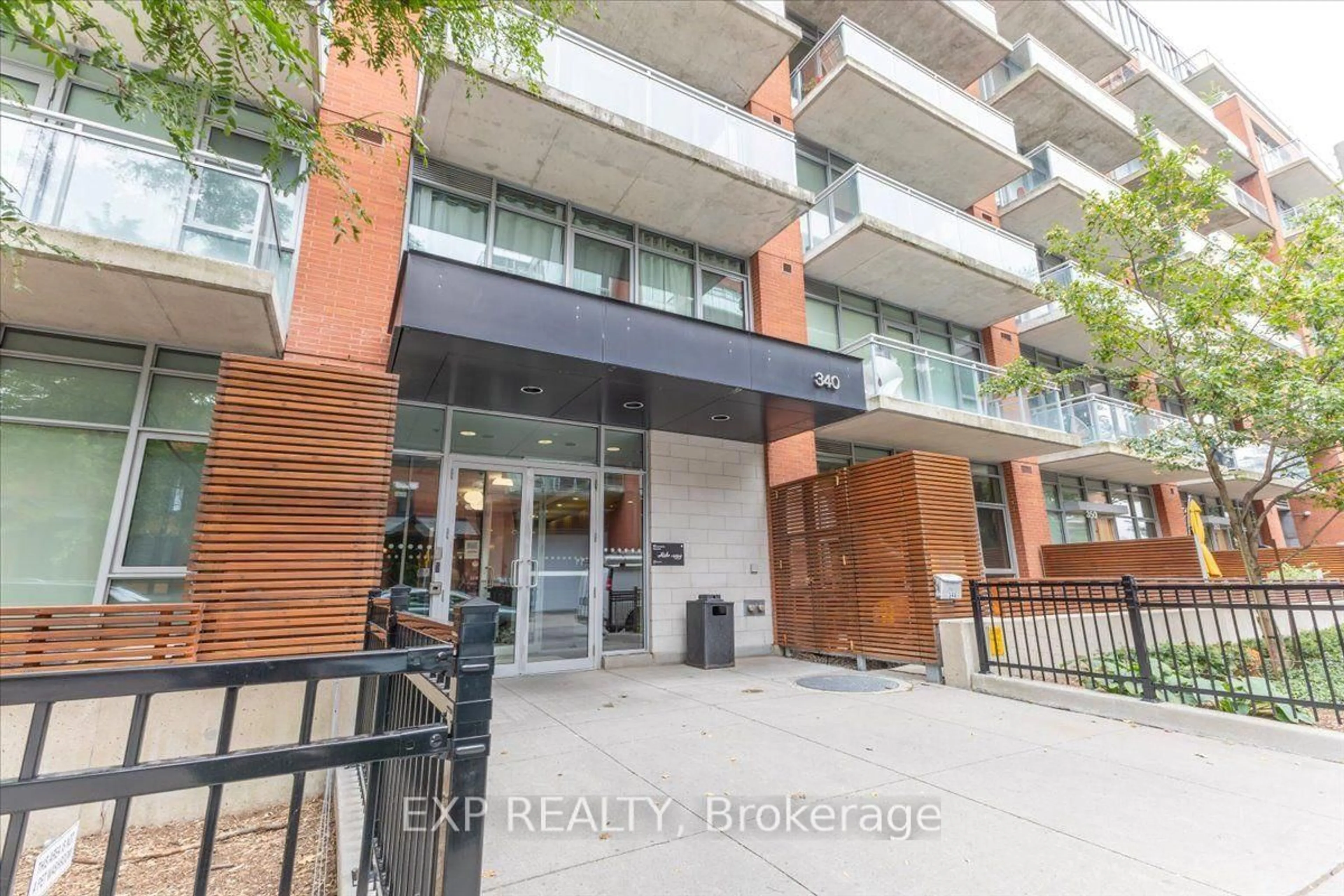 Indoor entryway for 340 Mcleod St #641, Ottawa Ontario K2P 1A4