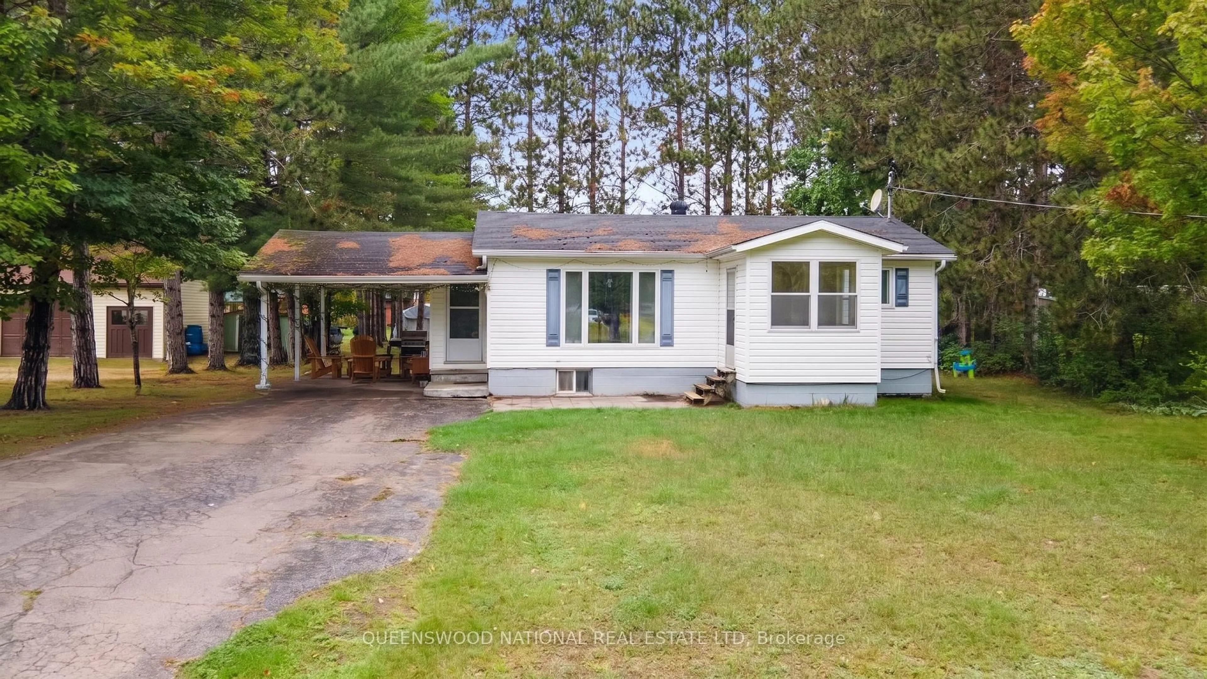Home with vinyl exterior material, street for 134 Hay Creek Rd, South Algonquin Ontario K0J 2M0