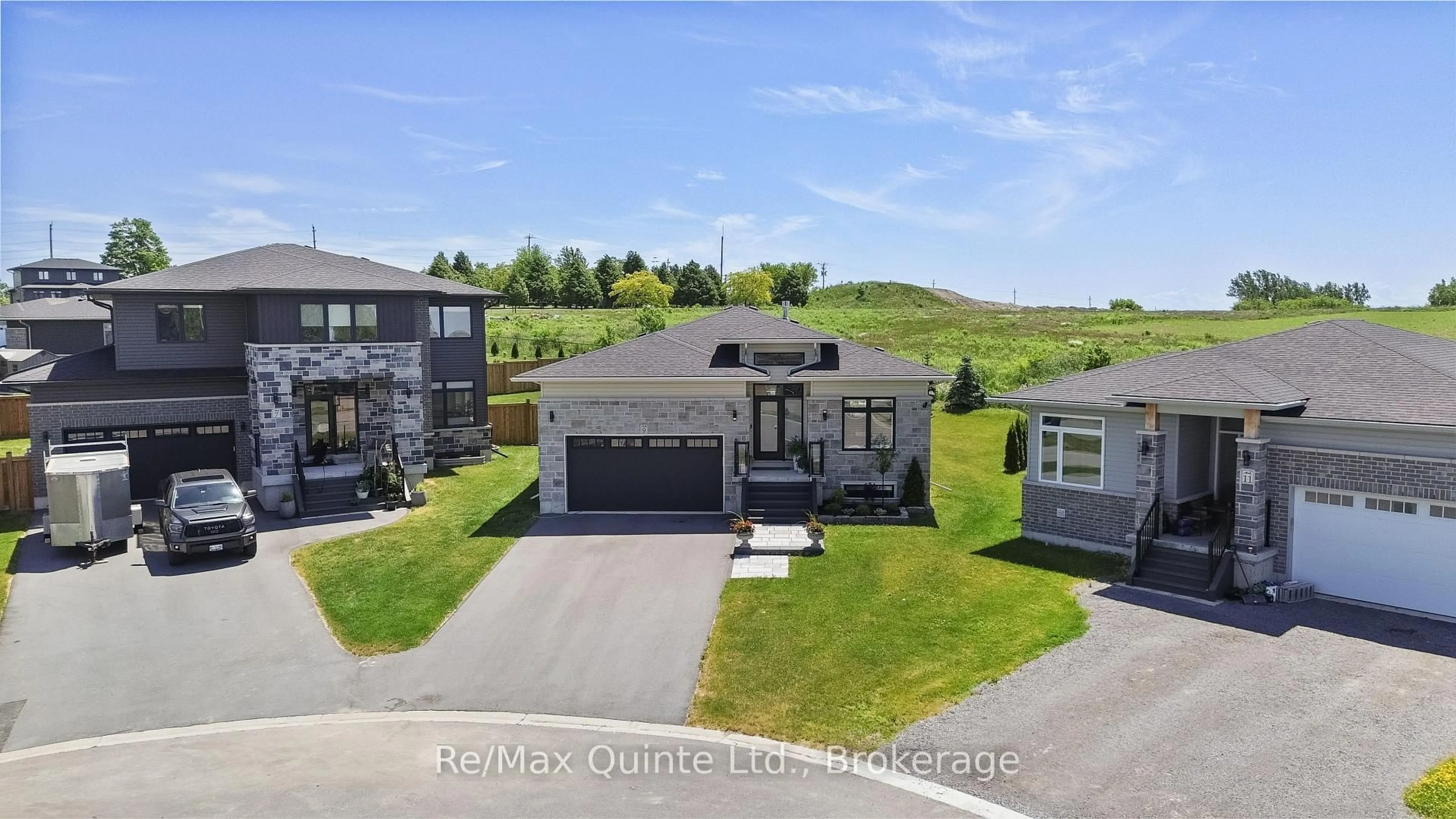 A pic from outside/outdoor area/front of a property/back of a property/a pic from drone, water/lake/river/ocean view for 9 Stonecap Crt, Cramahe Ontario K0K 1S0