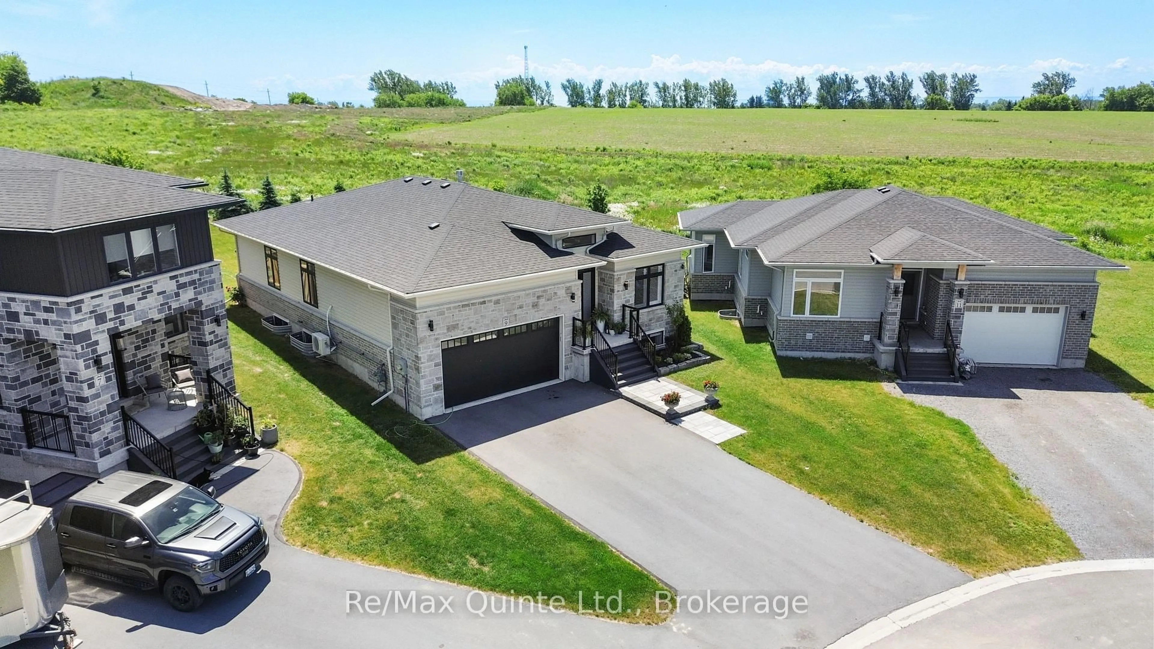 A pic from outside/outdoor area/front of a property/back of a property/a pic from drone, street for 9 Stonecap Crt, Cramahe Ontario K0K 1S0