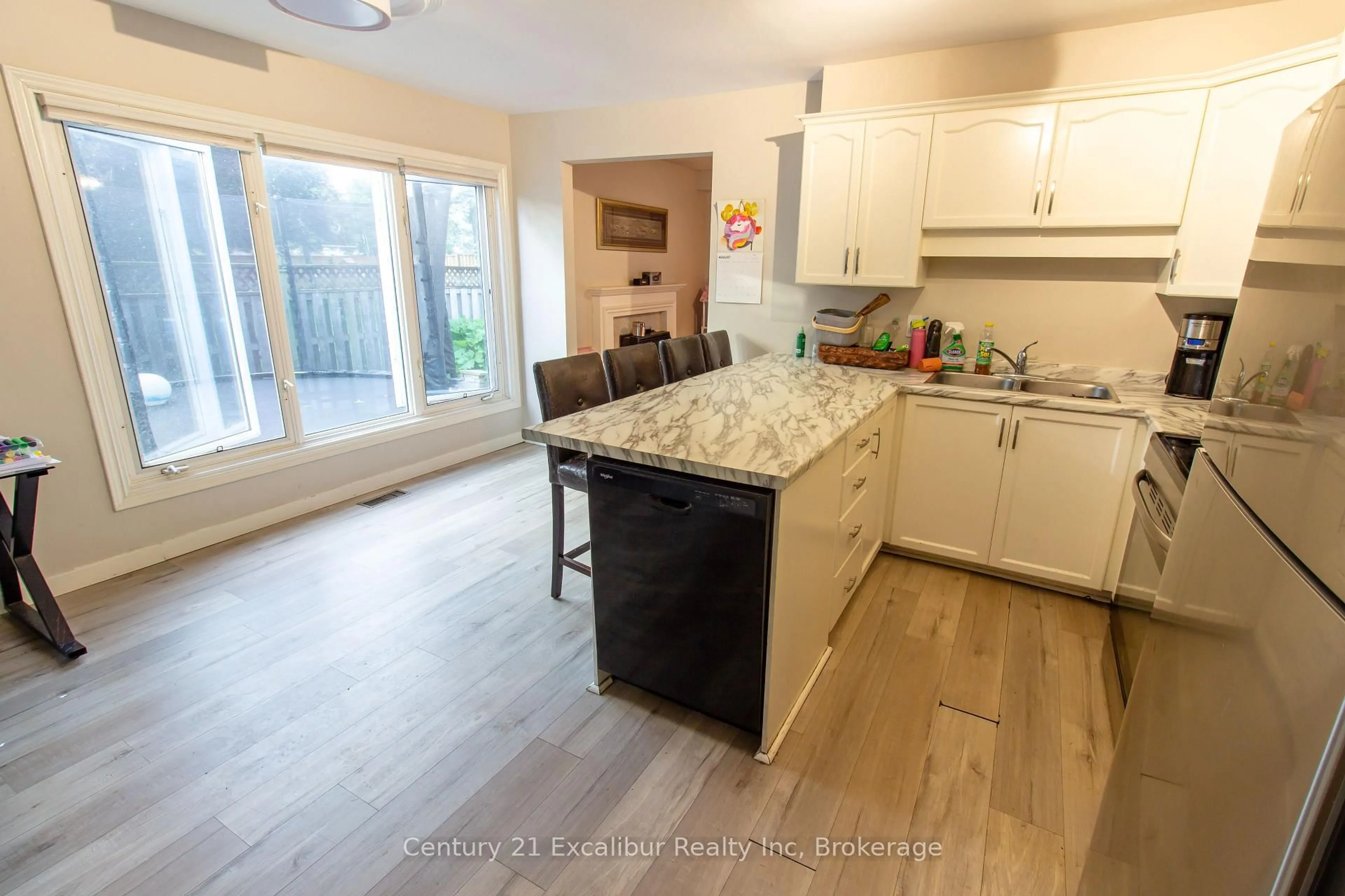 Open concept kitchen, unknown for 517 Shortreed Ave, Centre Wellington Ontario N1M 3H4
