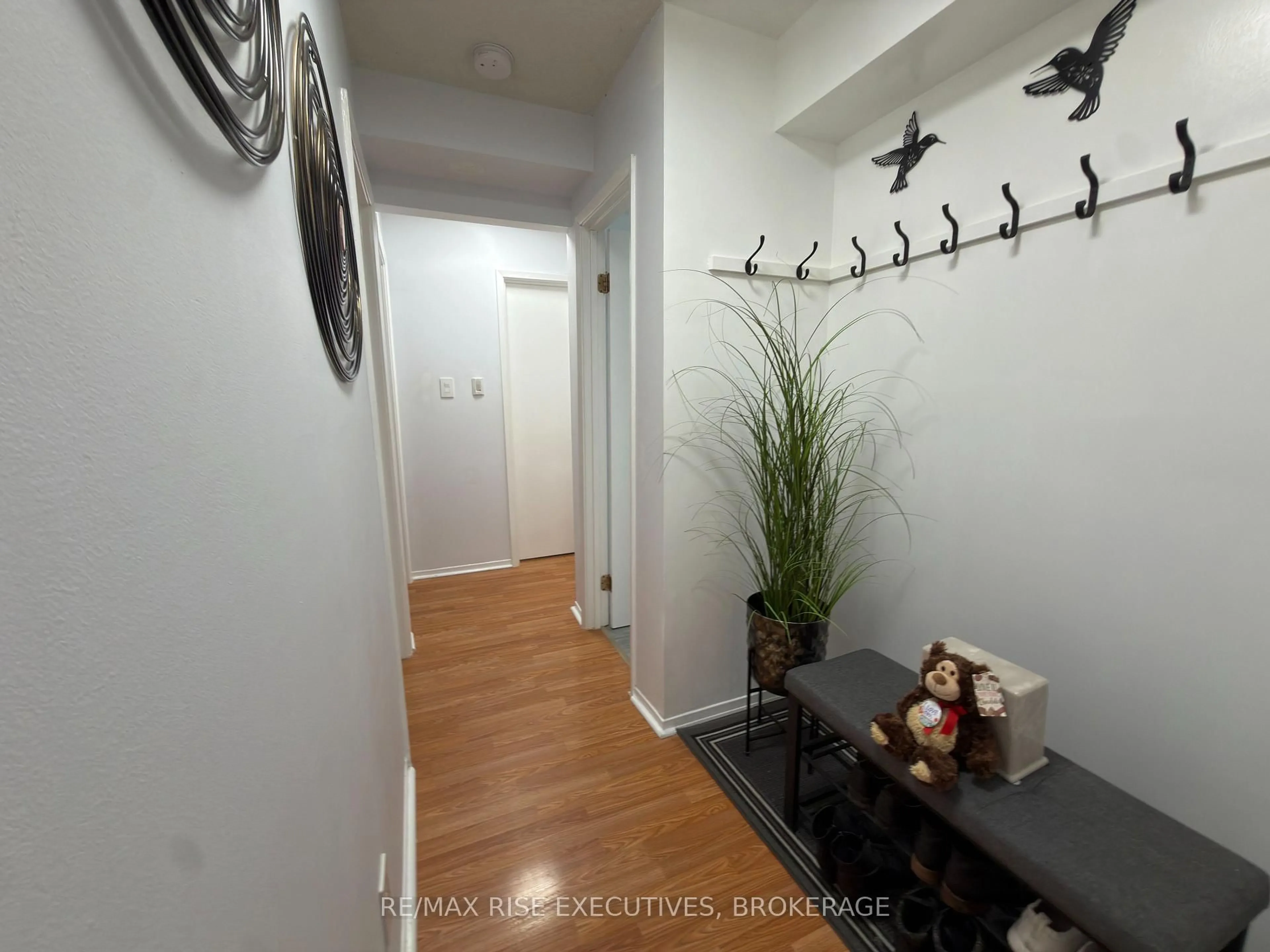 Indoor entryway for 573 Armstrong Rd #101, Kingston Ontario K7M 8J8