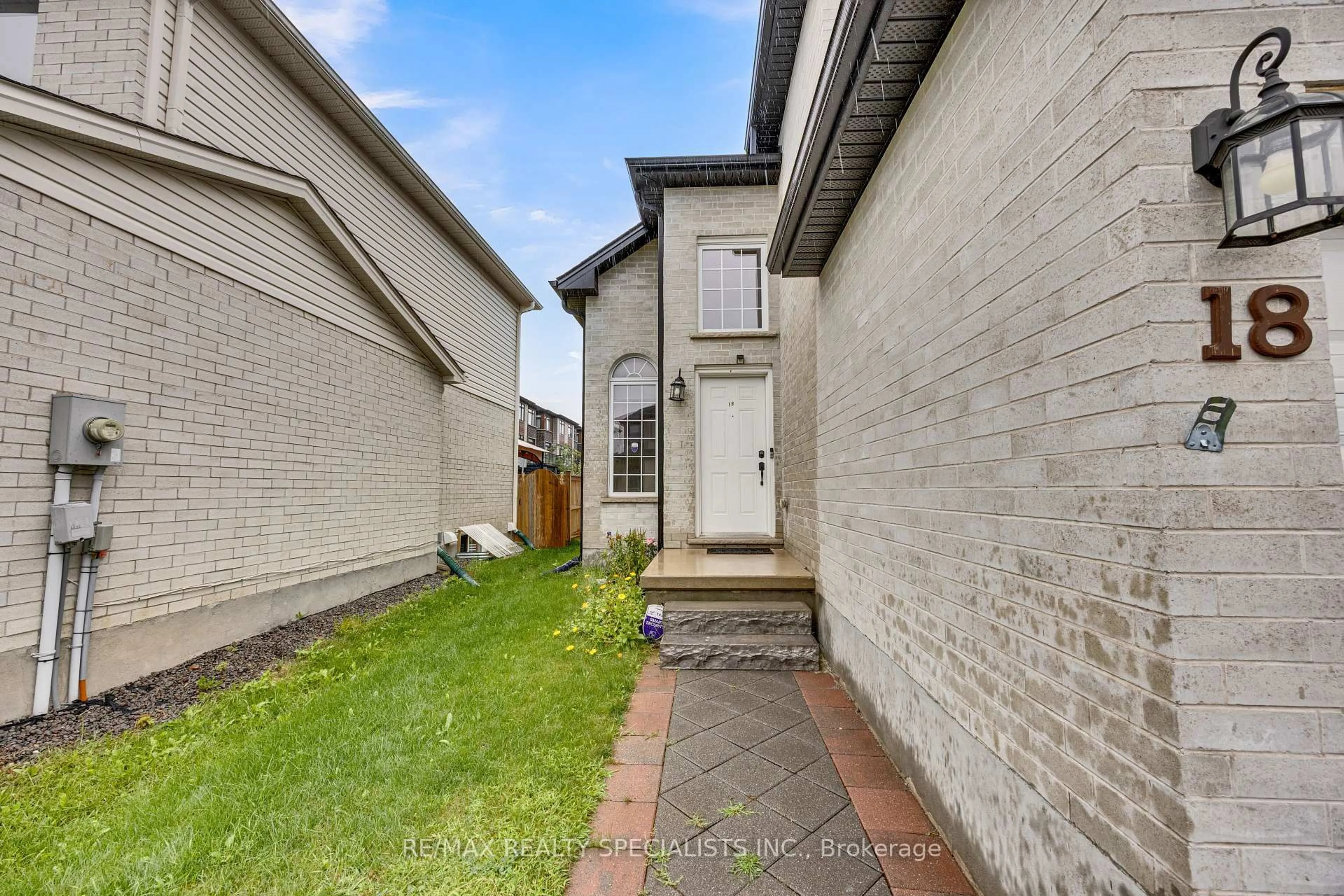 Unknown for 3270 Singleton Ave #18, London South Ontario N6L 0E5