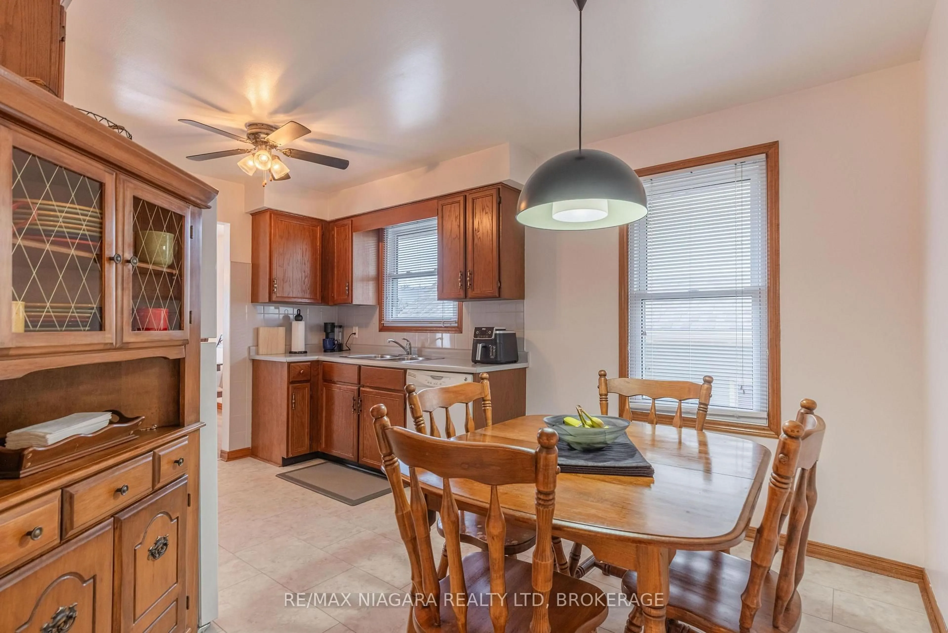 Open concept kitchen, ceramic/tile floor for 7851 Chorozy St, Niagara Falls Ontario L2H 2N6