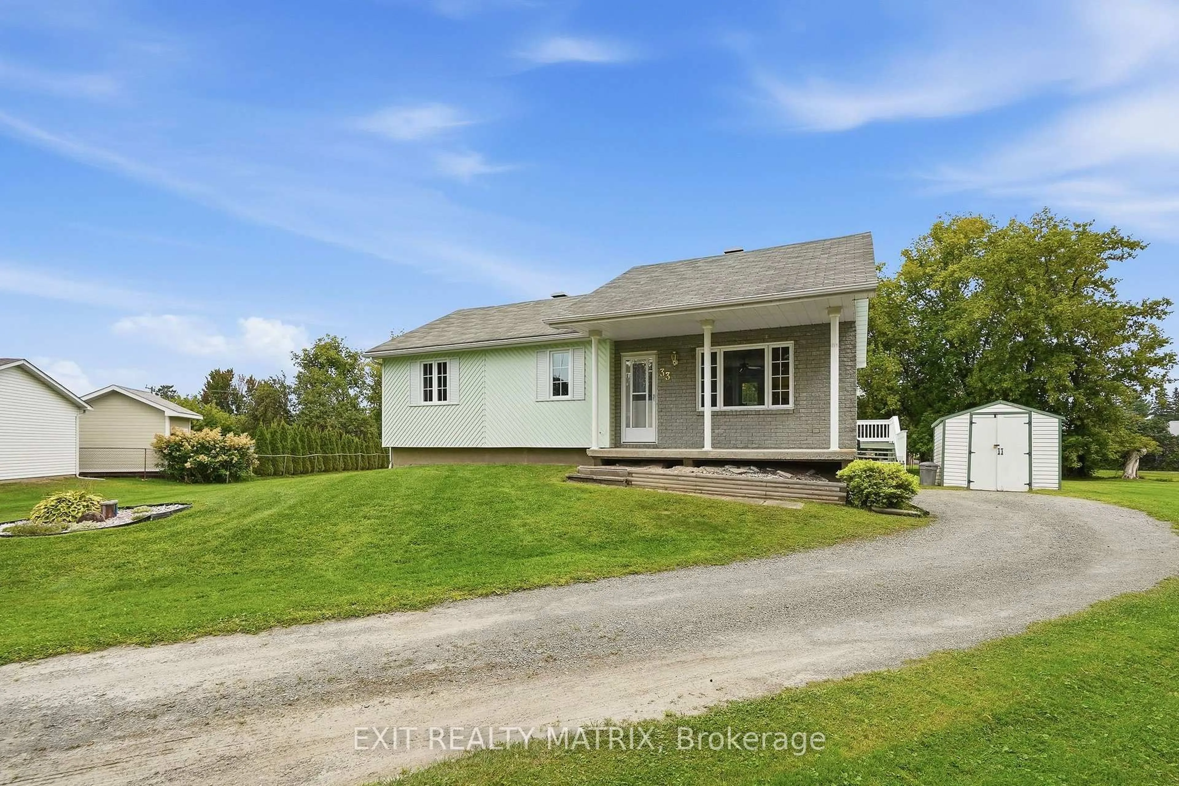 A pic from outside/outdoor area/front of a property/back of a property/a pic from drone, unknown for 33 Frost Ave, Hawkesbury Ontario K6A 2T4