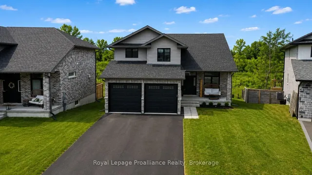 55 Lanark Dr, Belleville 2