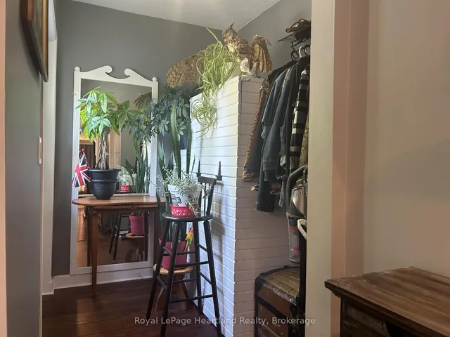 90 Mary St, North Huron 4