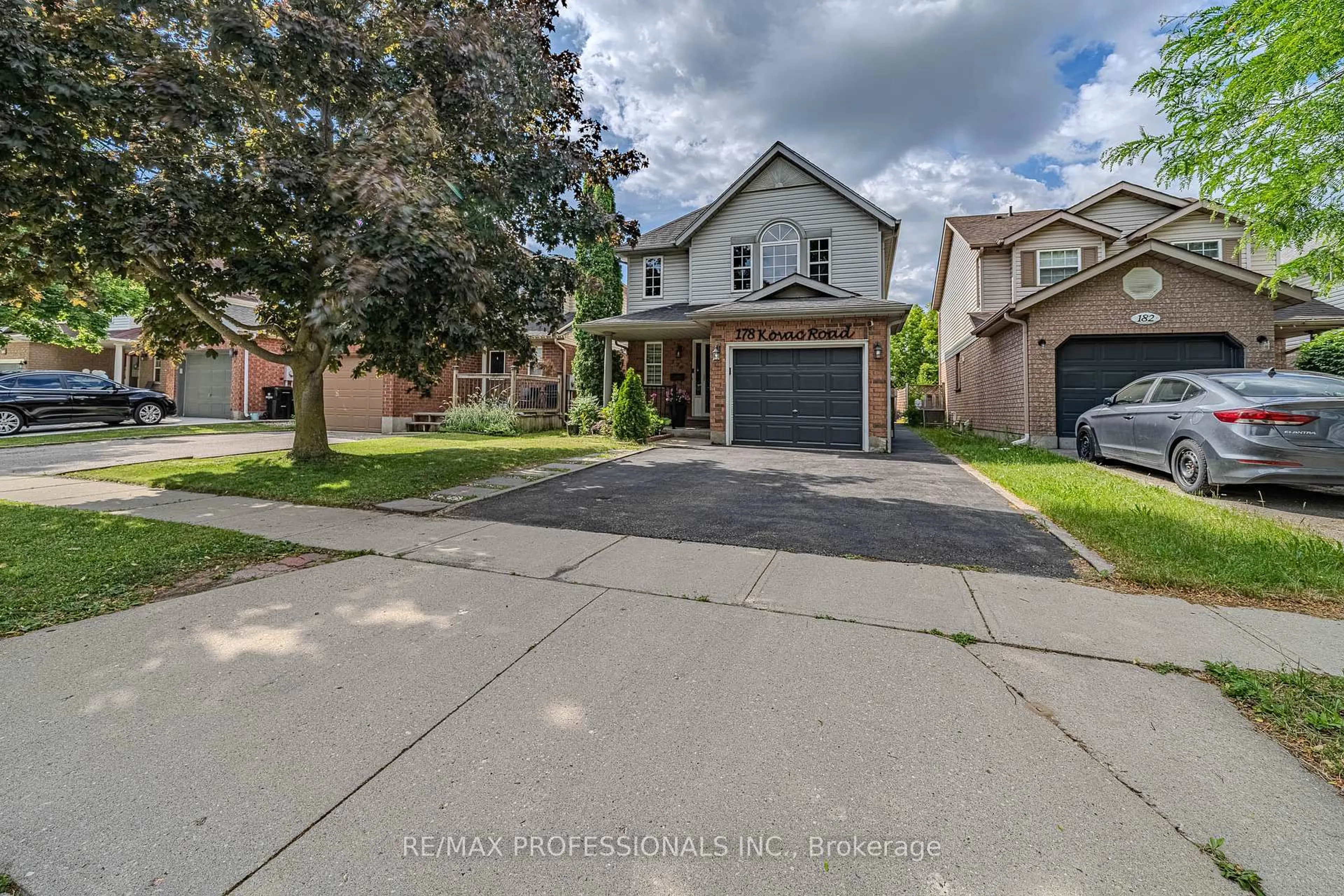 Home with brick exterior material, street for 178 Kovac Rd, Cambridge Ontario N1R 8K3