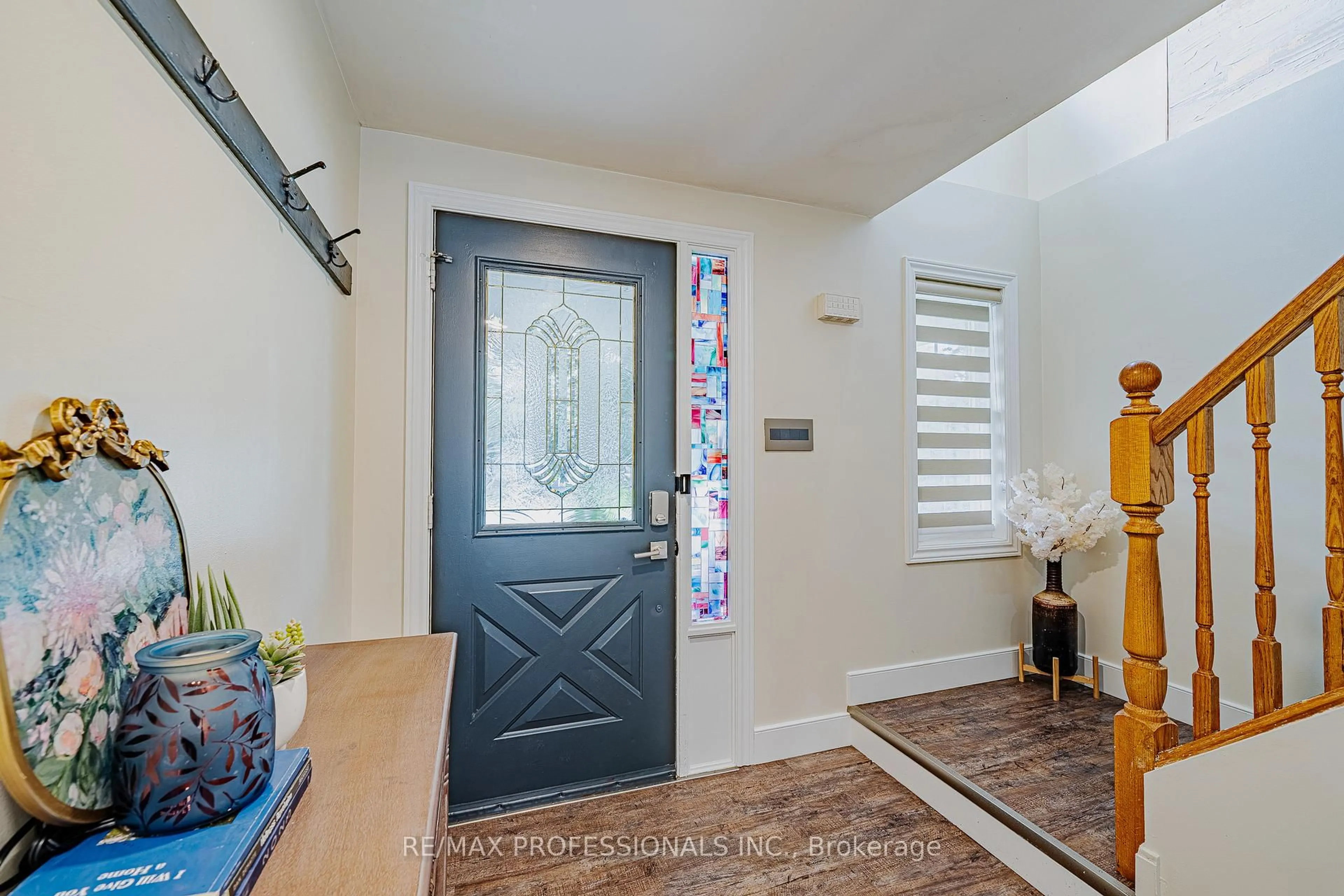 Indoor entryway for 178 Kovac Rd, Cambridge Ontario N1R 8K3