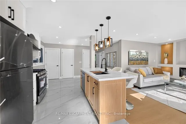 135 NUGENT Dr, Hamilton 4
