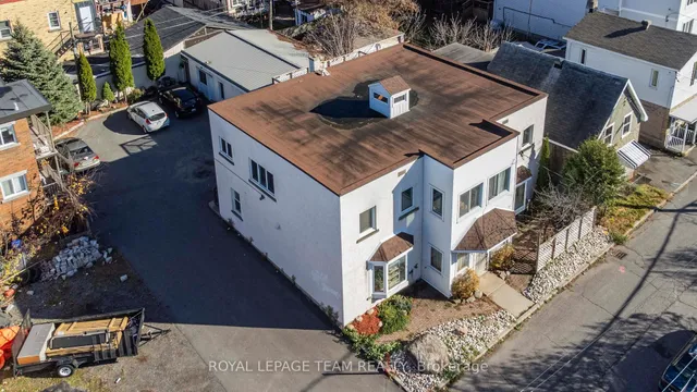 213 Desrosiers St, Ottawa 3