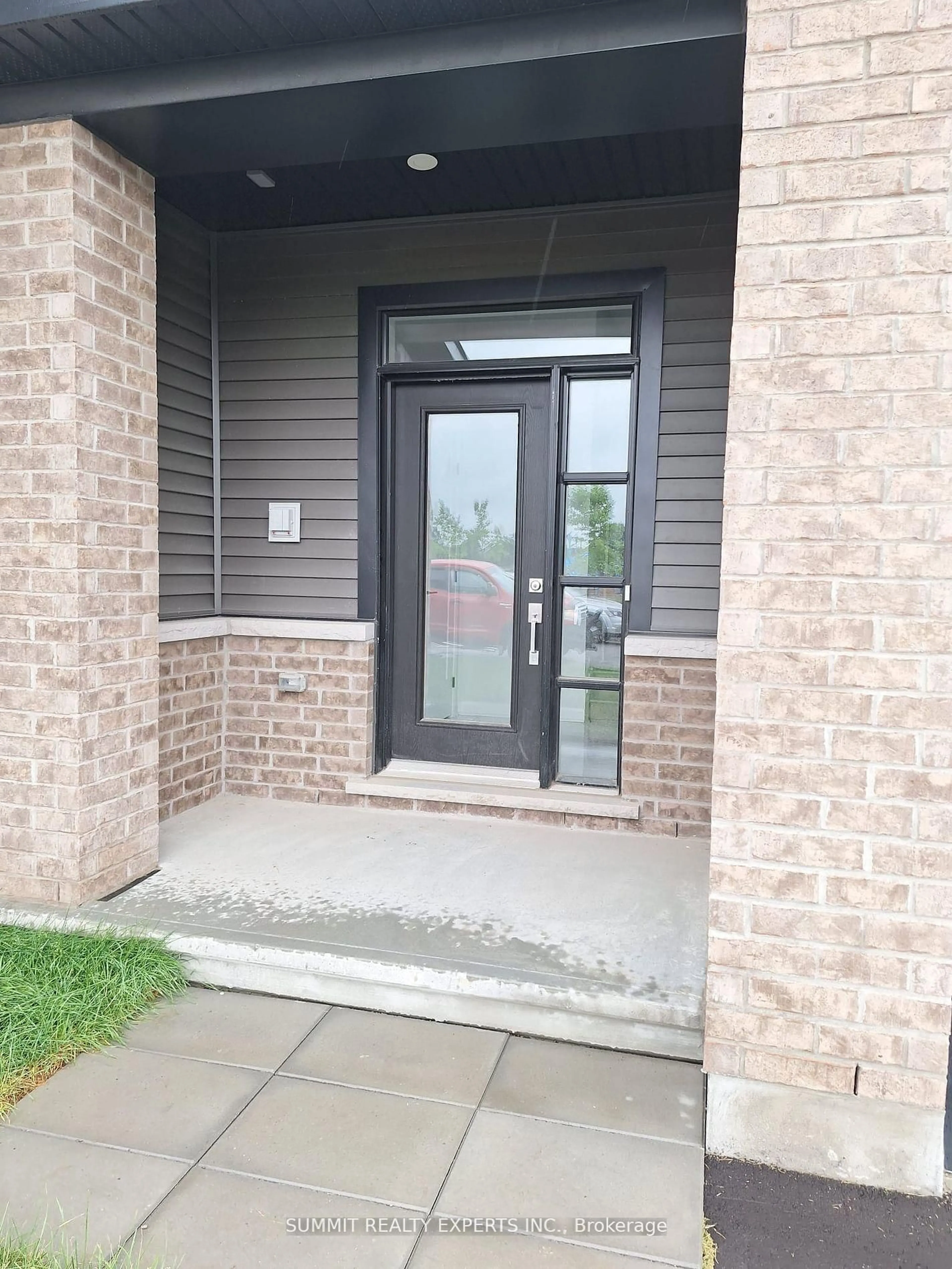 Indoor entryway for 64 Osler St, Ottawa Ontario K2K 1X7
