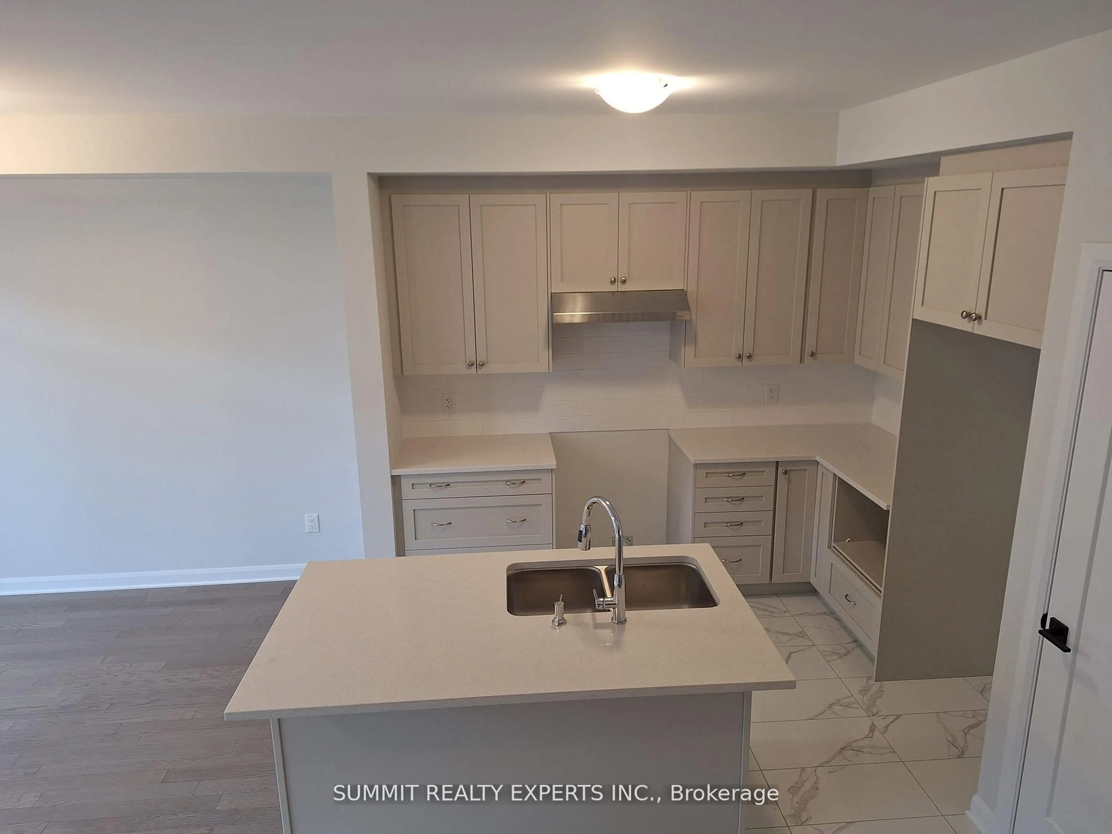 Standard kitchen, unknown for 64 Osler St, Ottawa Ontario K2K 1X7