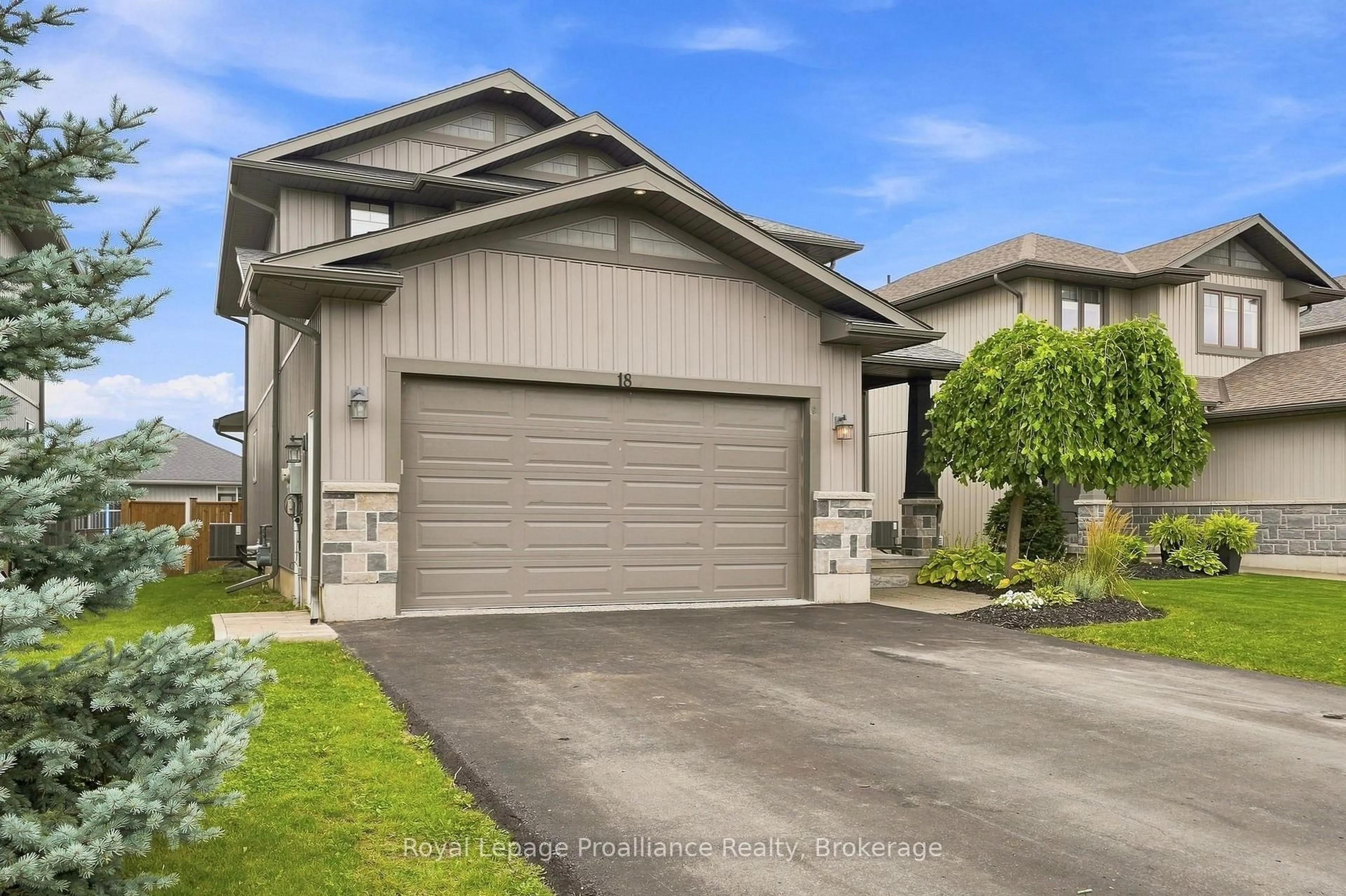 Indoor garage for 18 Granite Dr, Belleville Ontario K8P 0C6